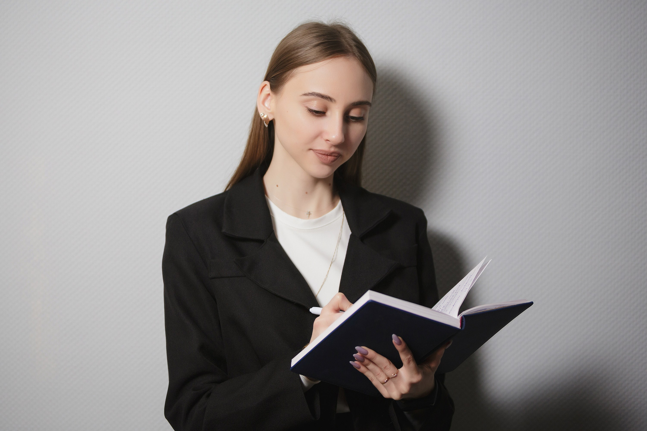 ДЕЛОВЫЕ. Roman Photo