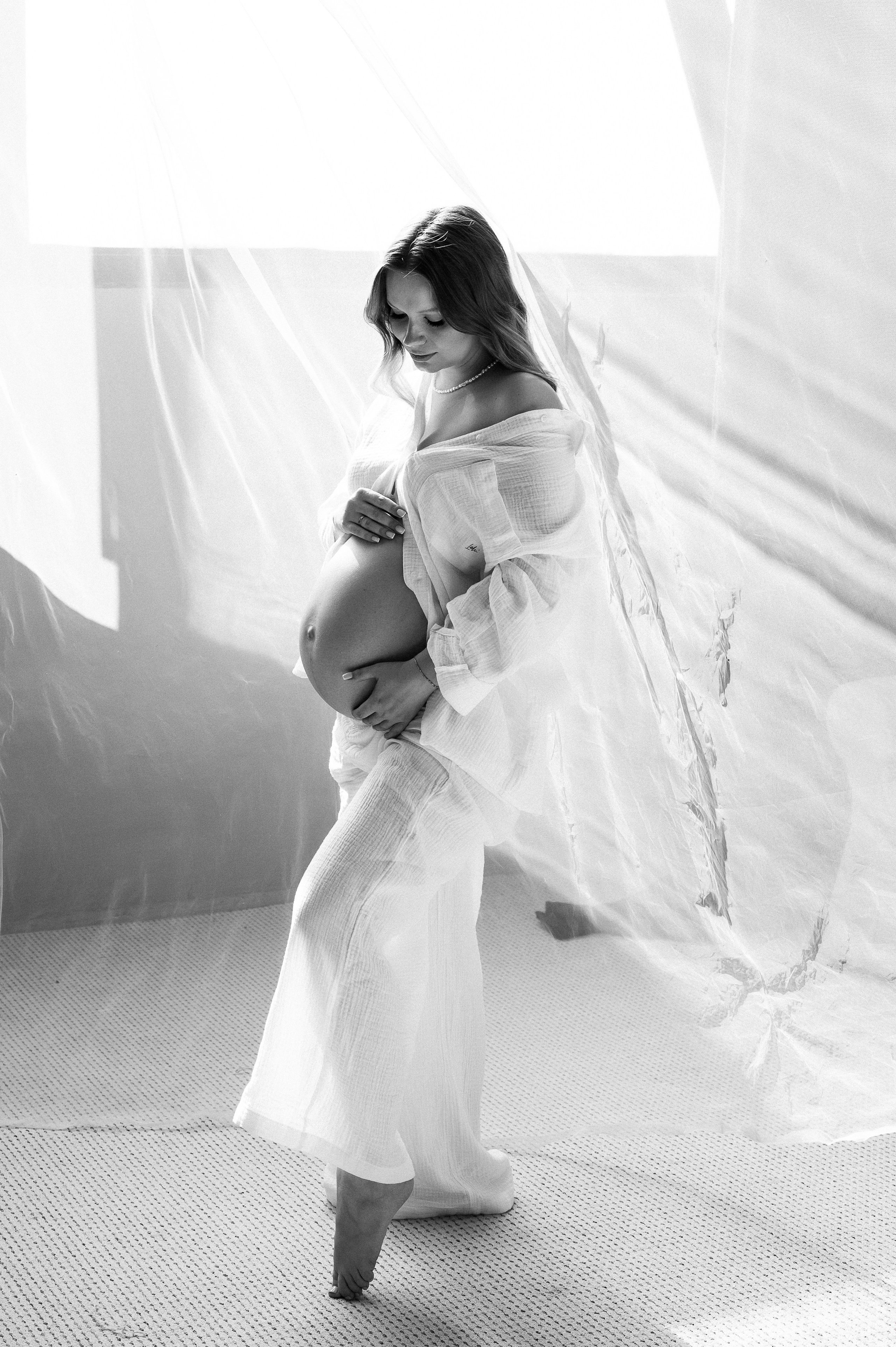 Домашняя фотосессия, съемка беременности дома, фотосессия беременности, беременность, идеи для съемки беременности дома, образ на фотосессию беременности, позы для беременной съемки, фотосессия беременности в студии, съемка деталей, семейный фотограф в Нижнем Новгороде, беременная фотосессия в Нижнем Новгороде, фотограф беременности в Нижнем Новгород