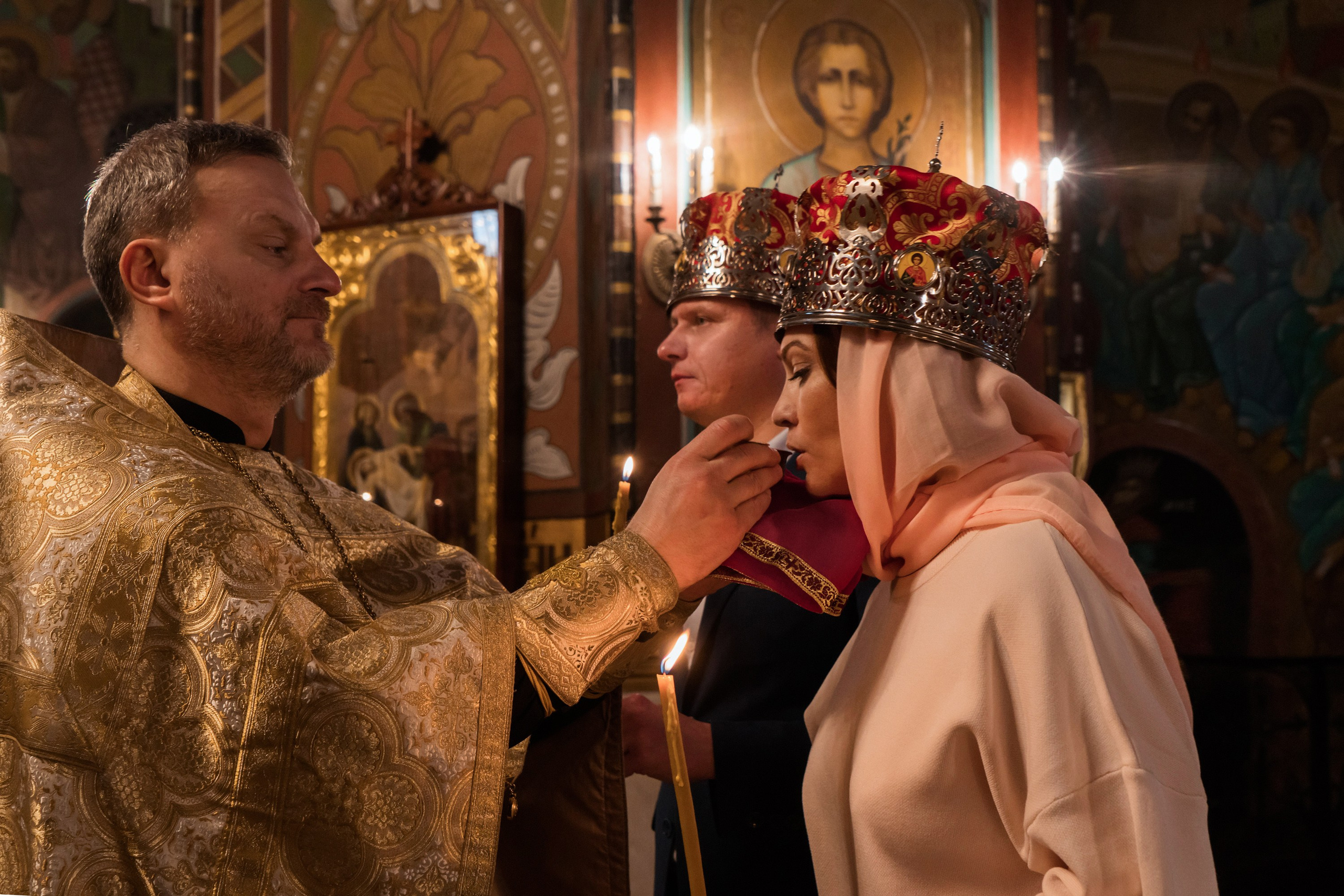 Венчание в храме Петра и Павла в Петергофе. Контент- фотограф, рилсмейкер в Санкт- Петербурге Елена Грие