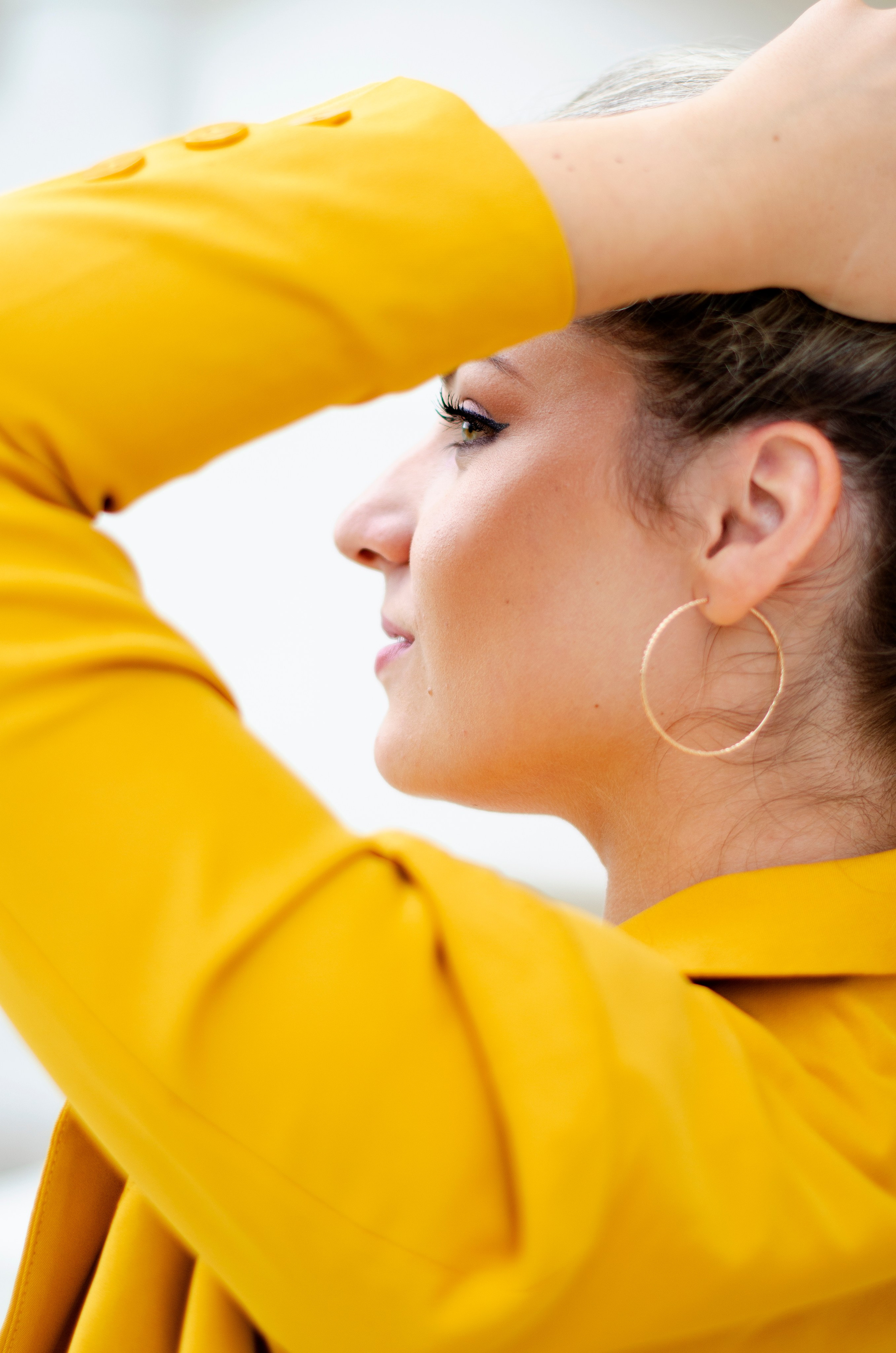 Park, woman in yellow, nature. Family, portrait, content photo in Costa Rica Evgeniya Besprozvannykh