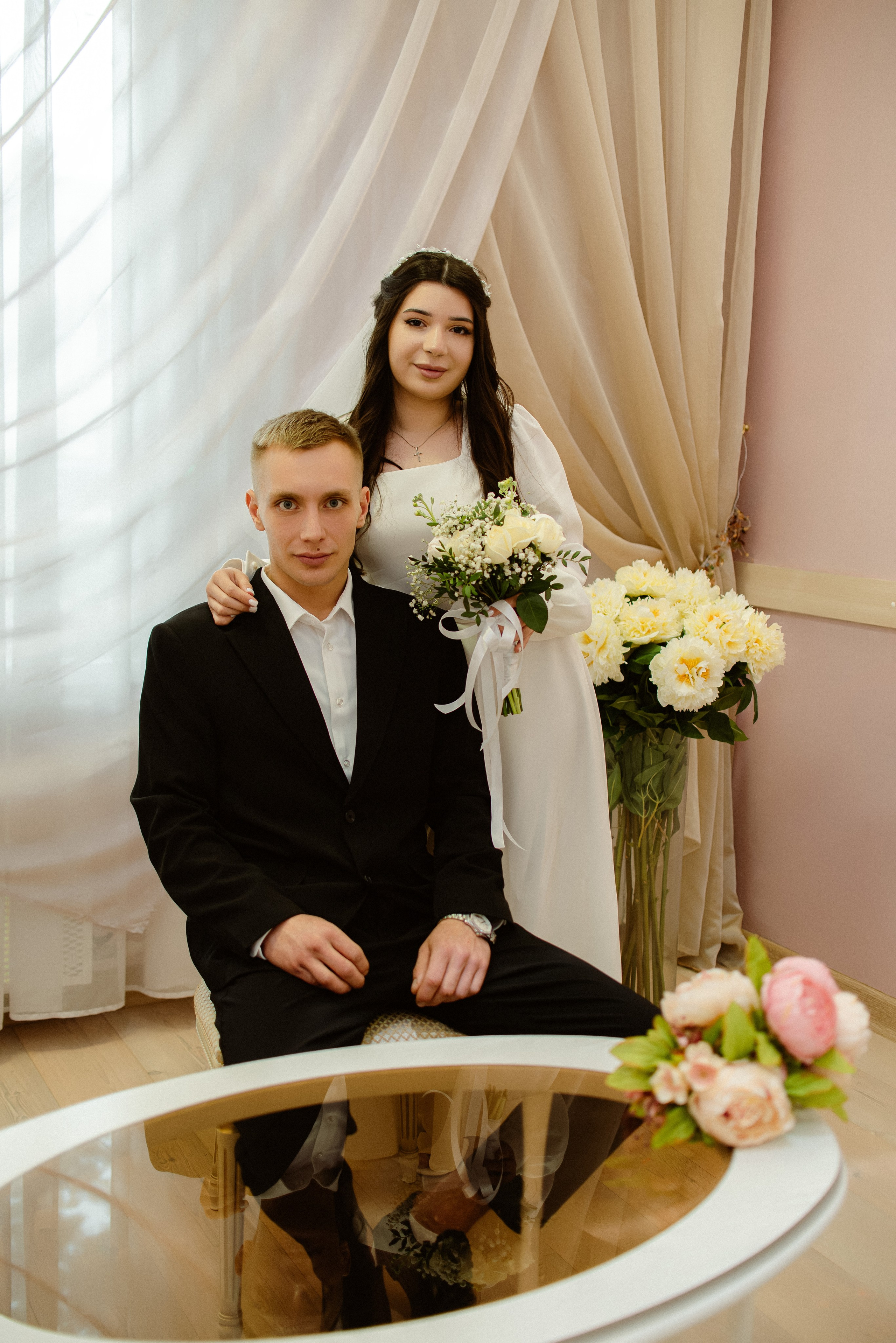  Свадебный портрет пары в интерьере ЗАГСа Щёлково, фотограф в Подмосковье