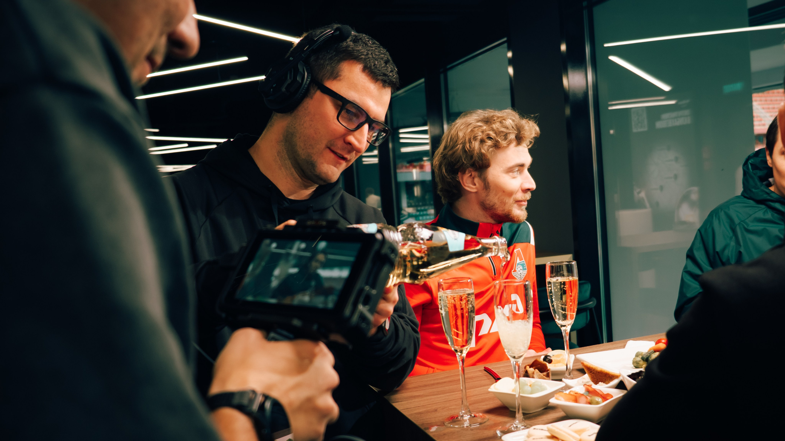 Backstage. Fotografo a Mosca con un’atmosfera notturna di foto