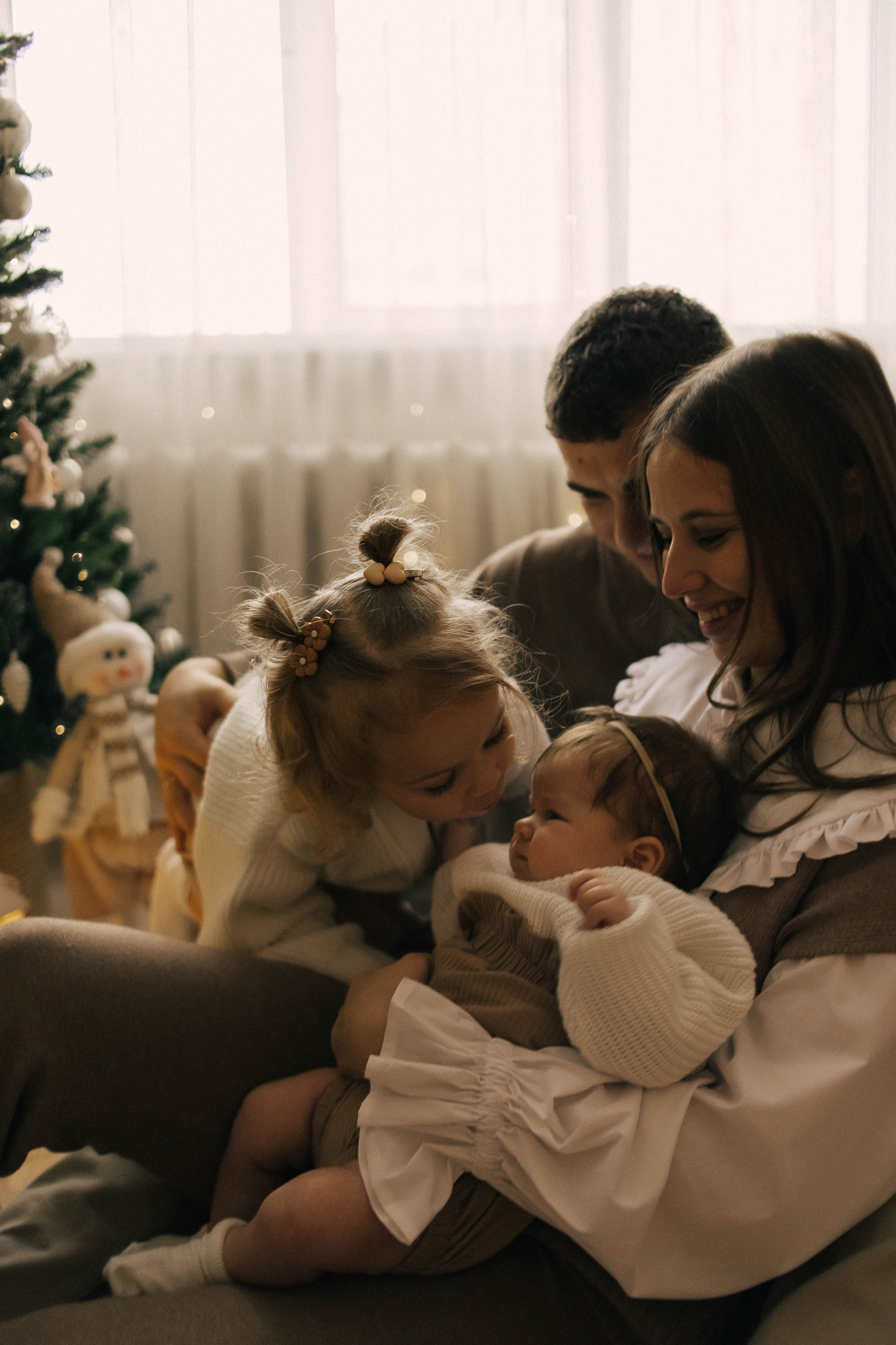 Анастасия, Андрей, Ариша и Анюта. Главная