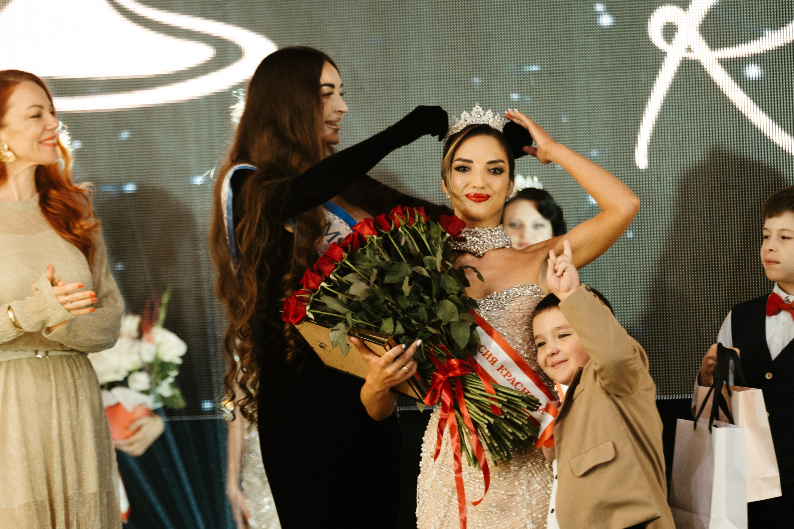 Мисс и Миссис Россия Земли Краснодар 2025 программа. Свадебный и репортажной фотограф Денис Ожигин в Краснодаре и Краснодарском крае