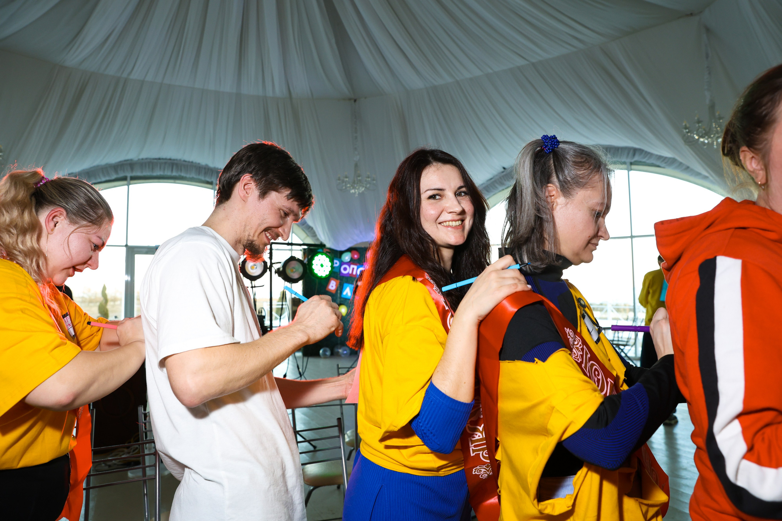 Юбилейная смена в лагере для взрослых «ИЗИ». Фотограф Дарья Попова