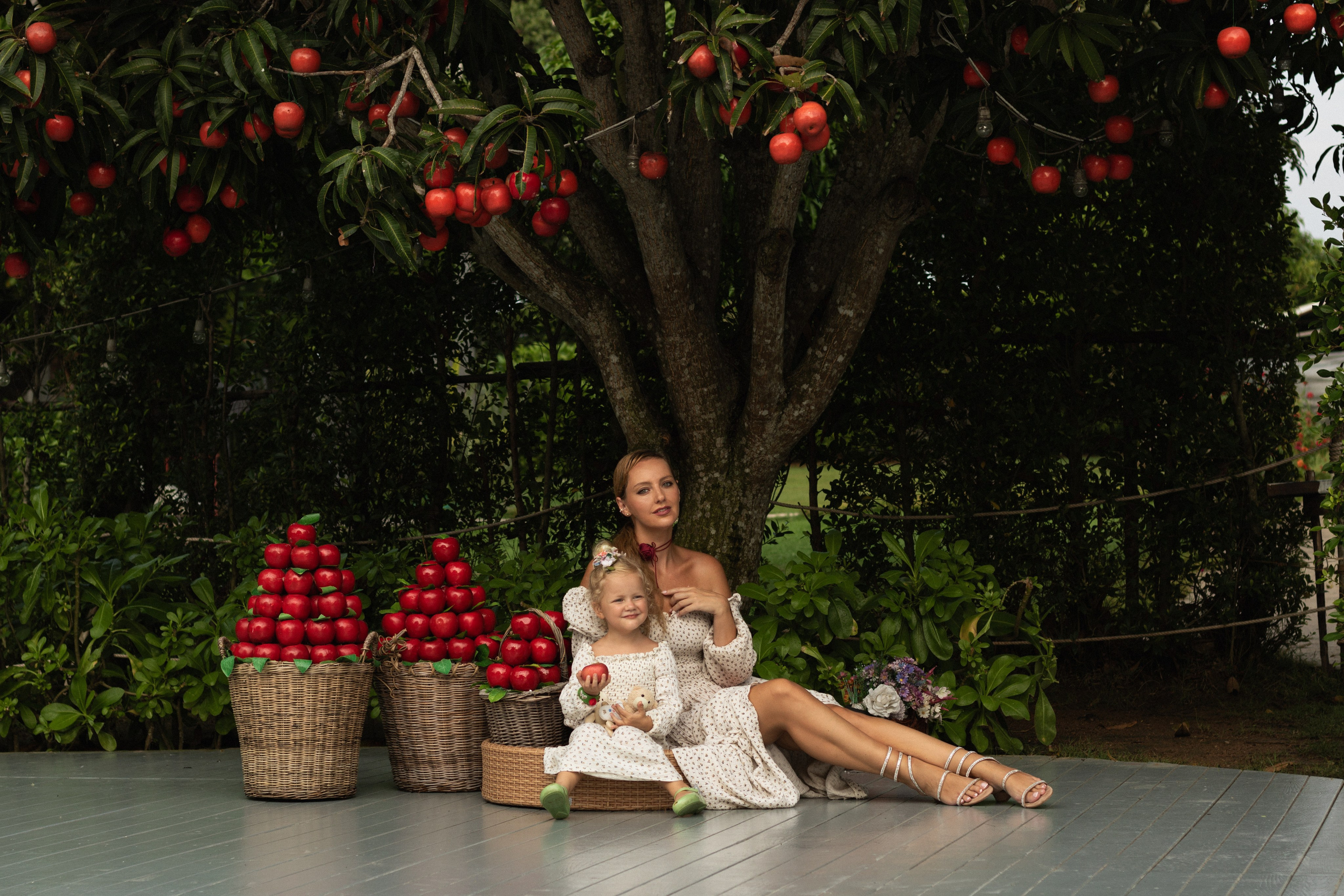 Anna and Maria. Portrait photographer in Thailand