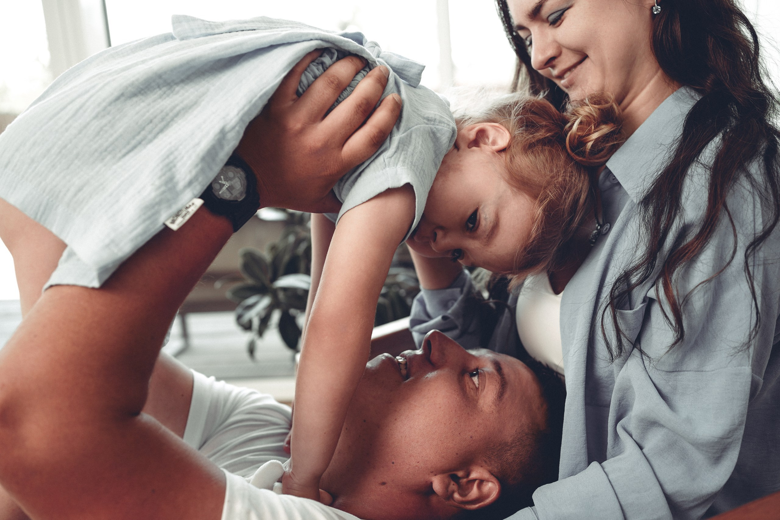 Уличная семейная фотосессия в Ростове-на-Дону. Фотограф Аксай, Новочеркасск. Свадебный фотограф в Ростове-на-Дону. Таинство Крещения и Венчания, семейные фотосессии. Алёна Чёботова