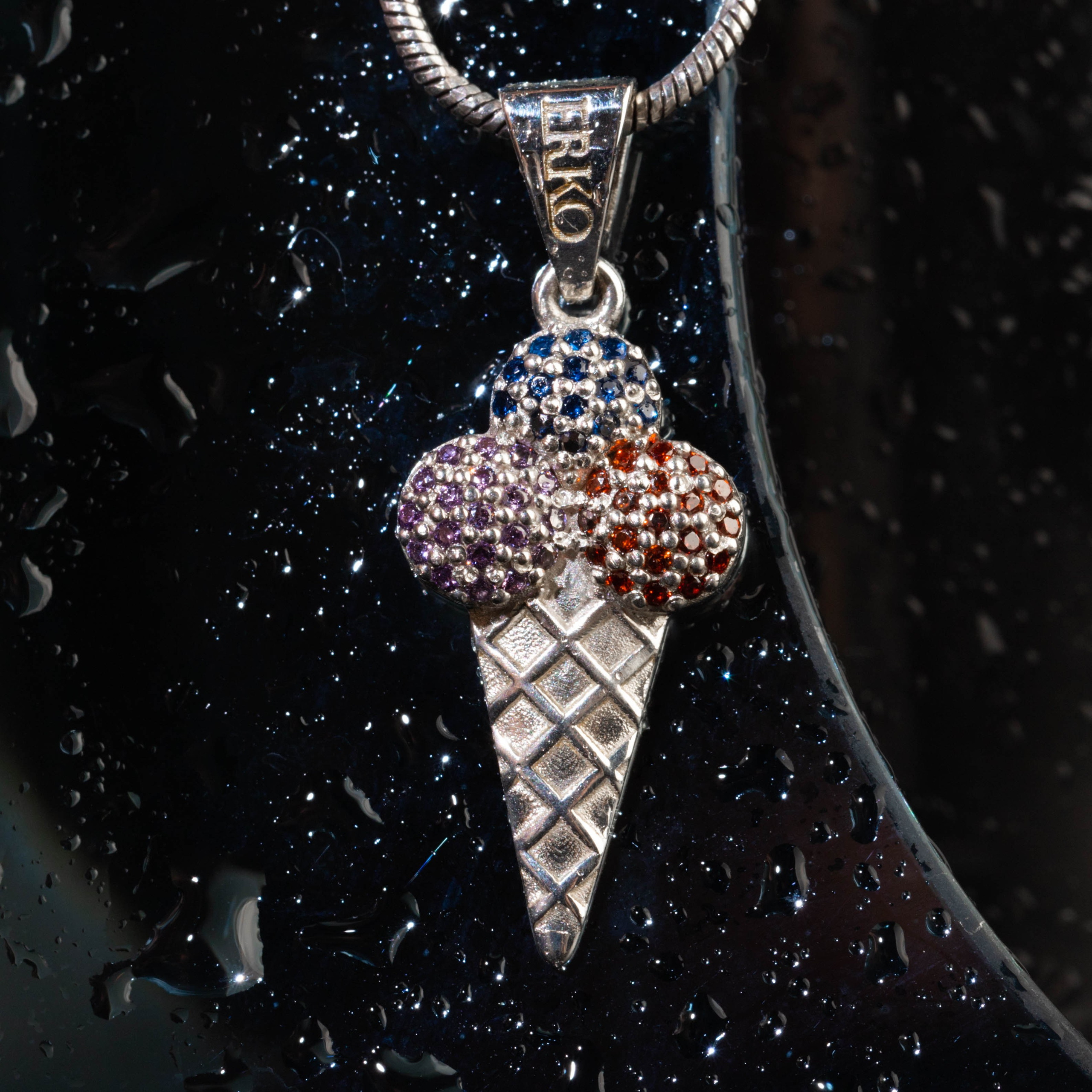 Ювелирные украшения. Предметный фотограф в Крыму Ольга Шестакова