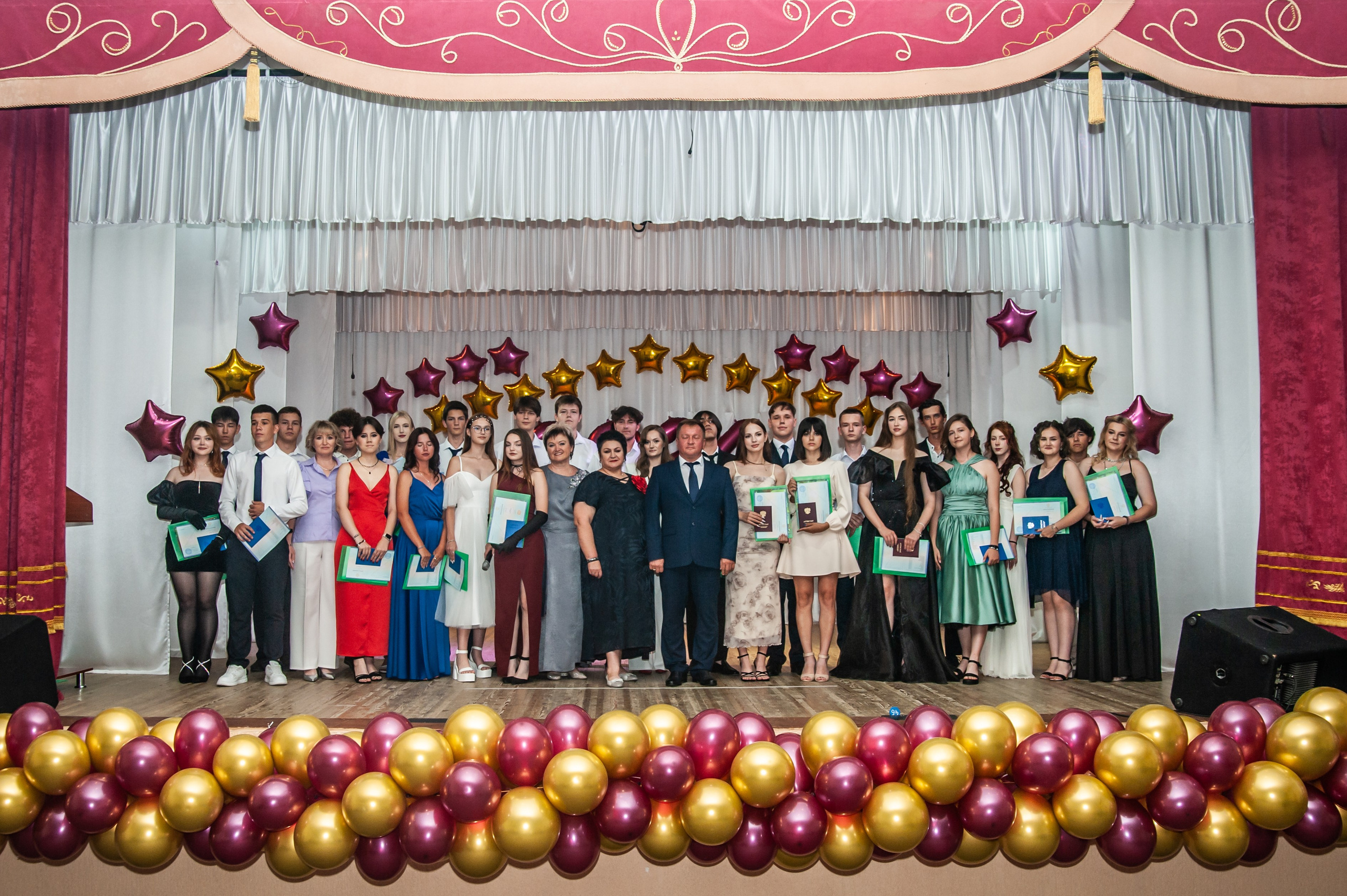 Выпускной МАОУ СОШ № 17 им. Эдуарда Есаяна. Свадебный и семейный фотограф Денис Лукьянов в Краснодаре, Краснодарском крае и Республике Крым