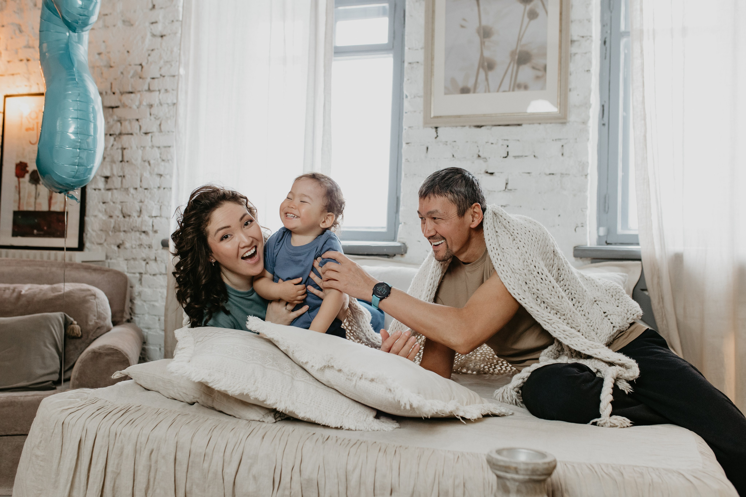 Семейные истории. Свадебный и семейный фотограф в Алматы Laura Dosmann