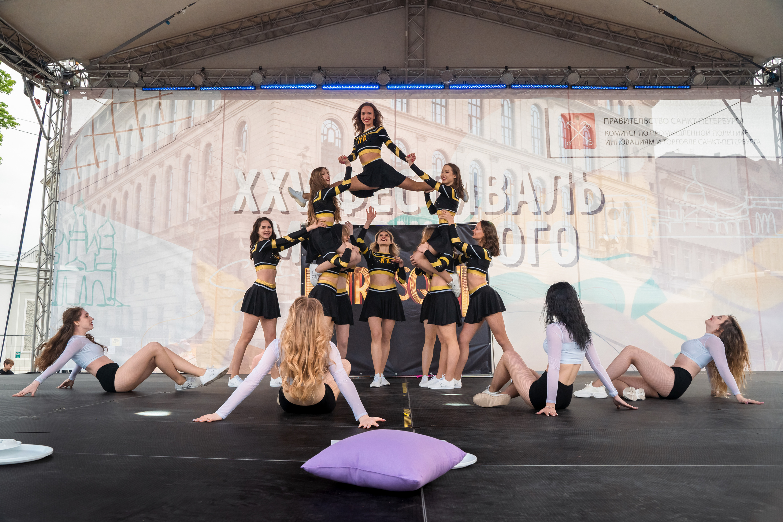 Команда по чирлидингу «ProGirls» на Фестивале мороженого 2022