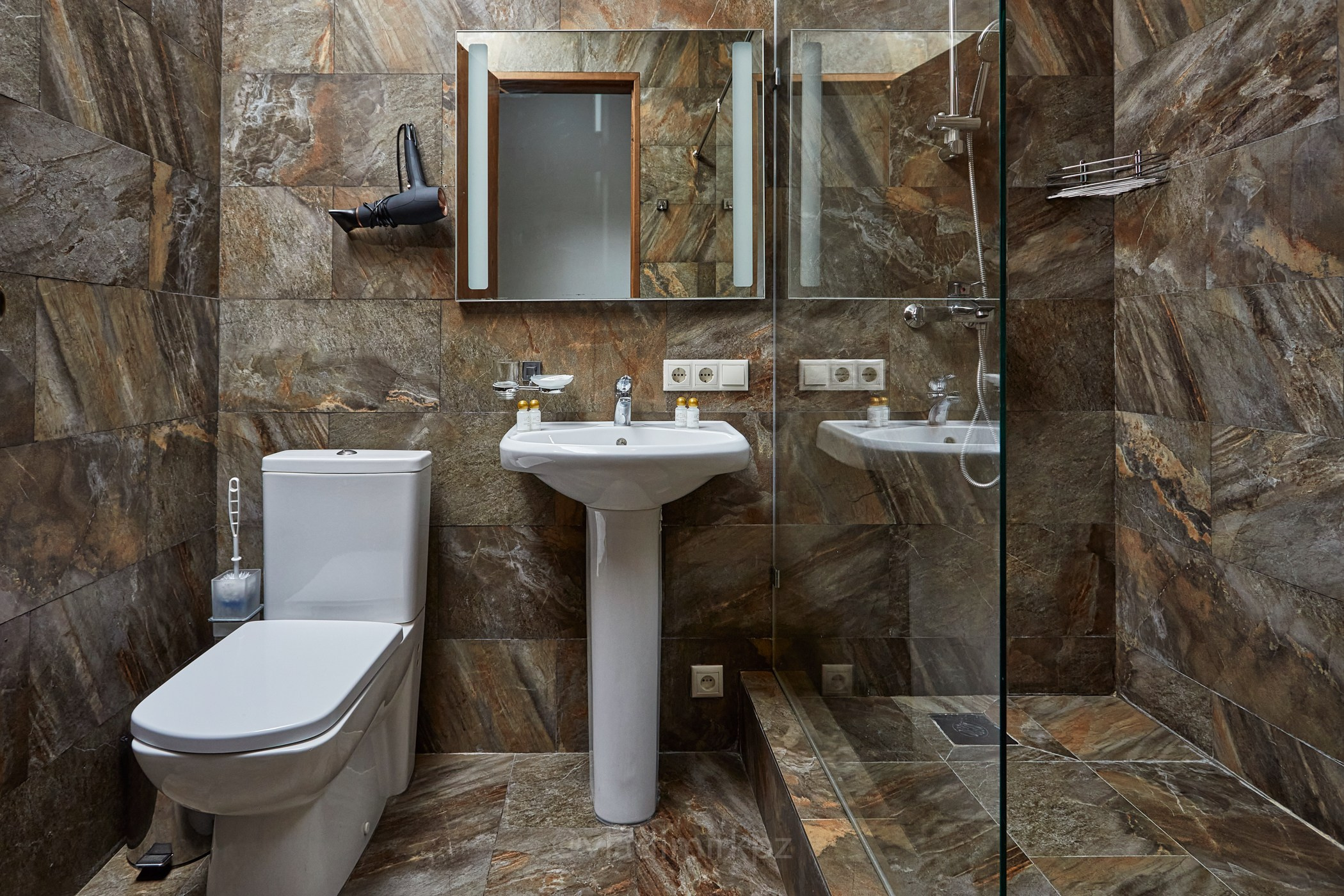 фотосъемка интерьеров гостиницпрофессиональный фотограф отелейпродающие фото для яндекса островок Островок, Суточно.ру, Твил, Отелло, Яндекс.Путешествия, Travelata , Hotellook фотограф для отеляинтерьерная съемка номеровфотосъемка апартаментоврекламное фото гостиниц