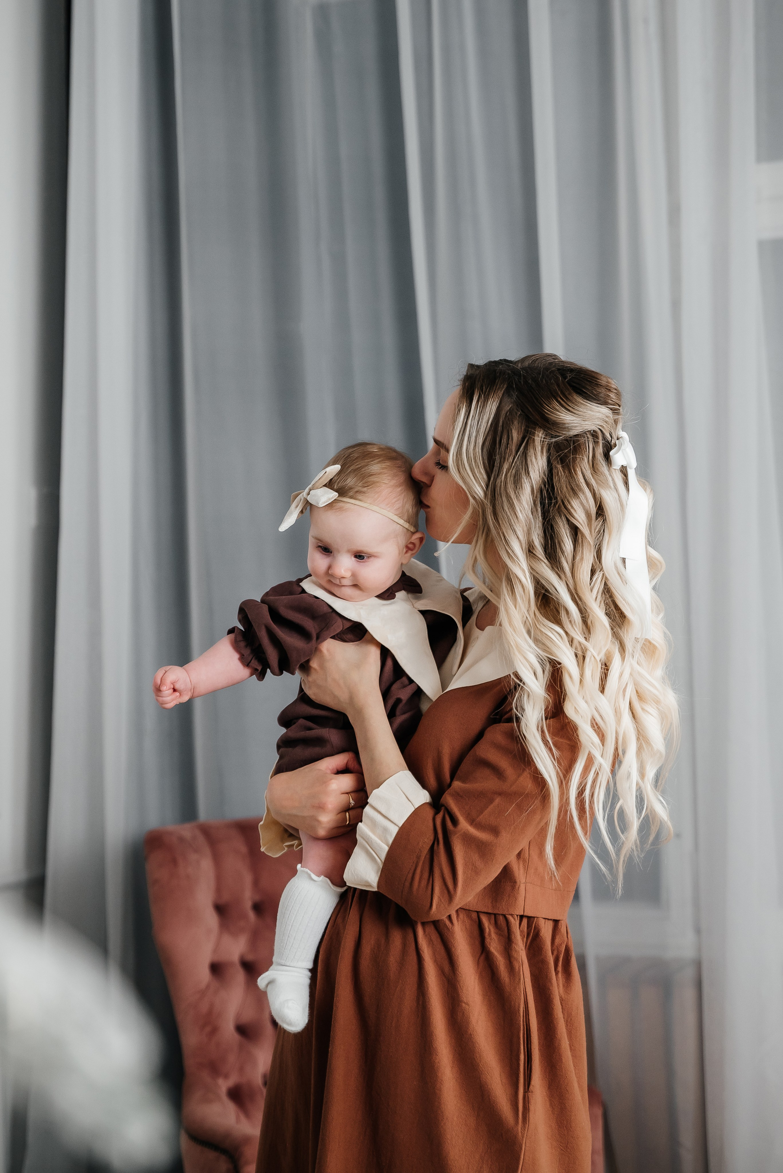 Мама, папа, 2 дочки (студия Персона). Фотограф в Дзержинске Наташа Баева