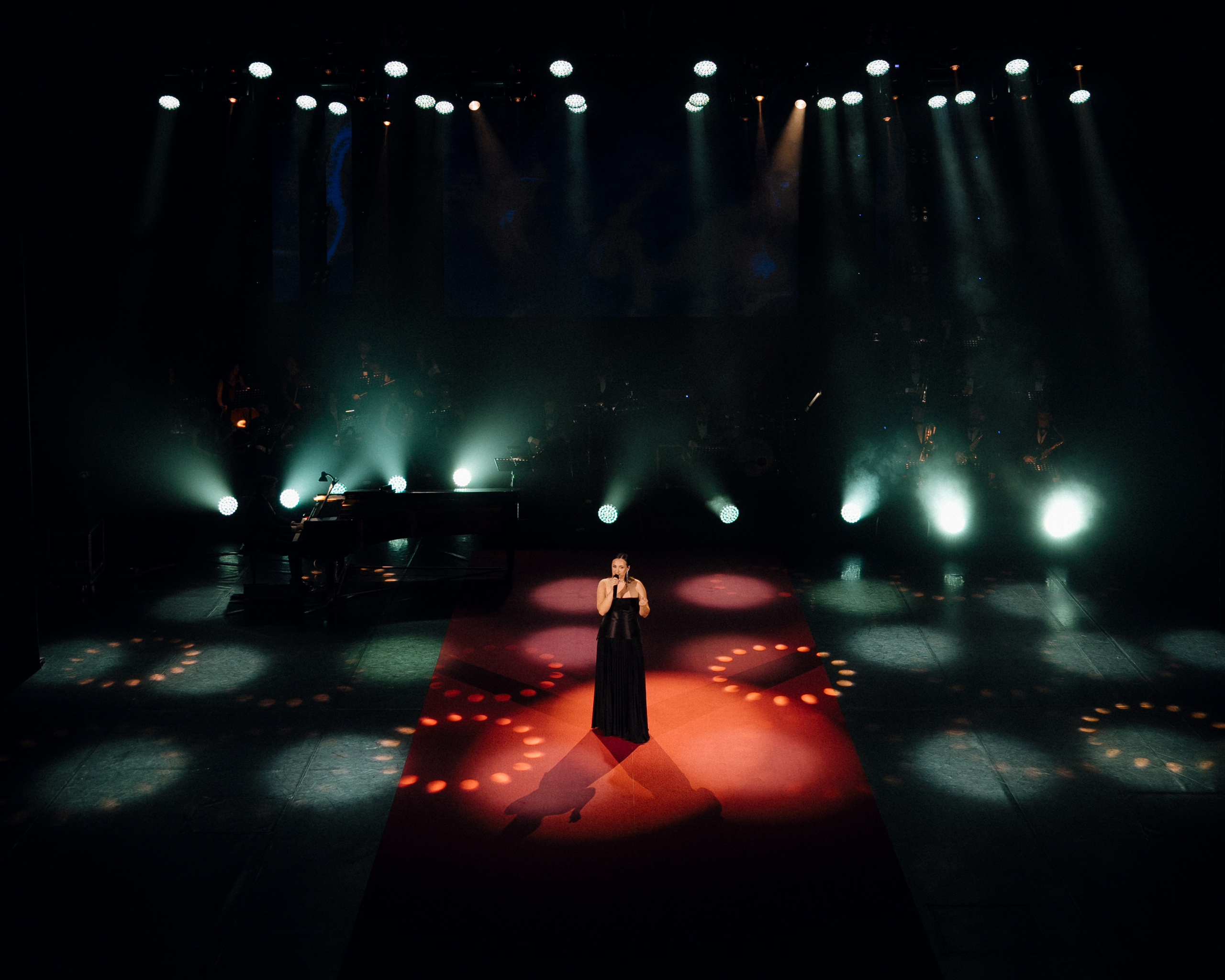 Концерт «ТИТРЫ»: Рита Ричи и оркестр Ильи Филиппова 15.02.25. Свадебный фотограф в Краснодаре и Сочи Винидиктова Екатерина