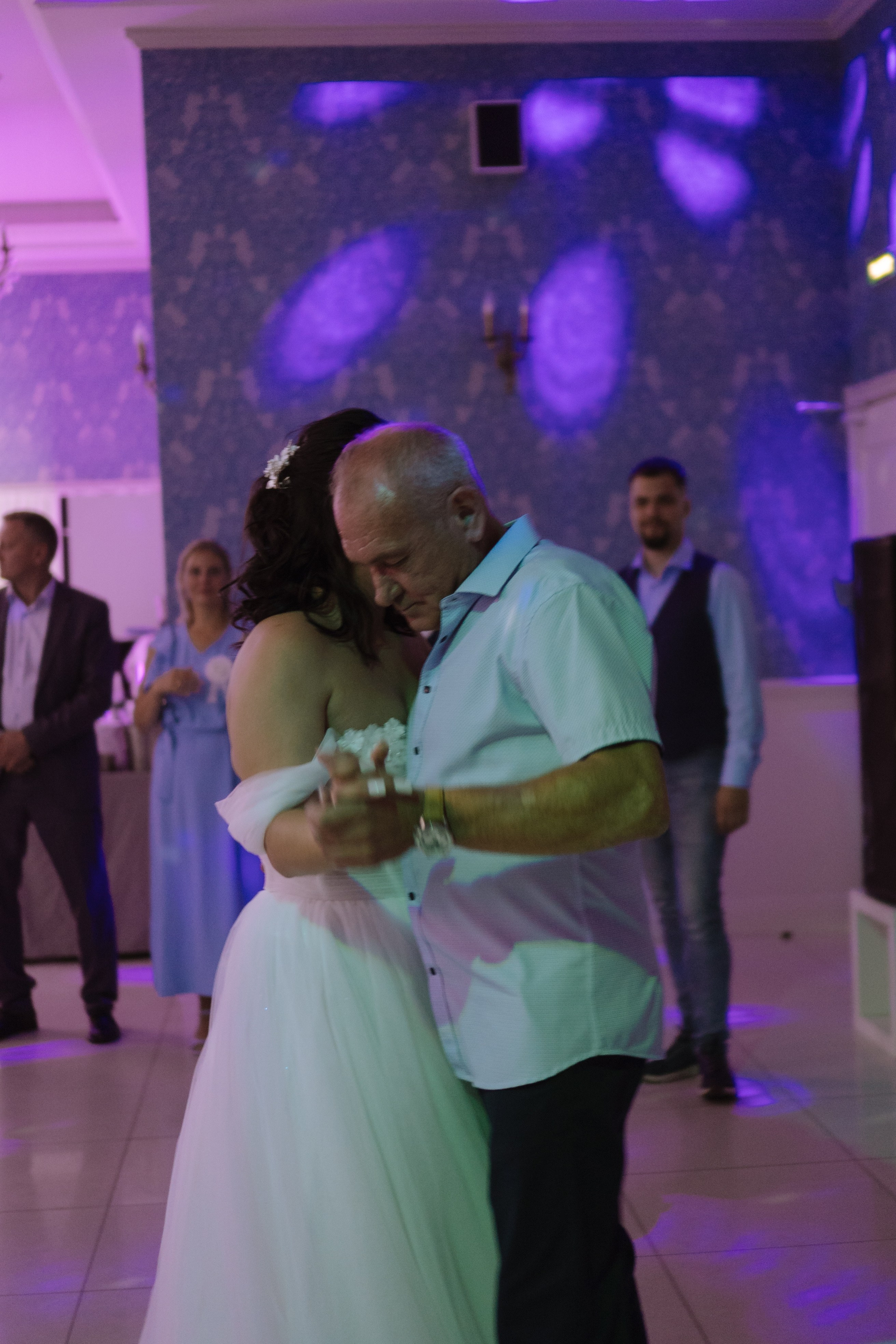 ТАНЕЦ ОТЦА И ДОЧЕРИ НА БАНКЕТЕ (СВАДЕБНАЯ ФОТОСЕСИИЯ БАНКЕТА). Профессиональный фотограф, Санкт-Петербург — Виктория Богомолова