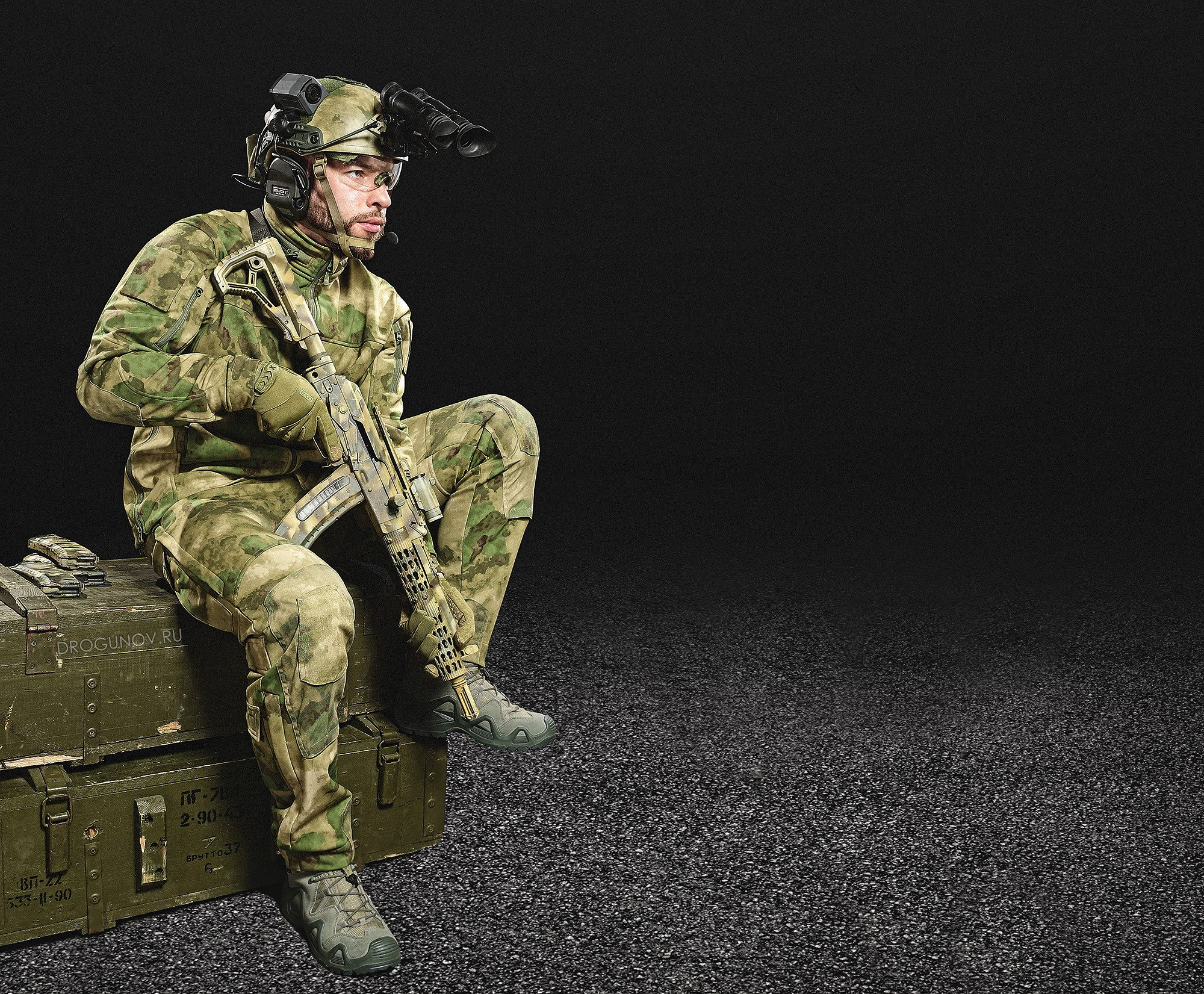 Фотосъёмка военной экипировки. Съёмка военных товаров. Предметная фотосъемка для маркетплейсов в Москве. Предметный фотограф Дмитрий Дрогунов
