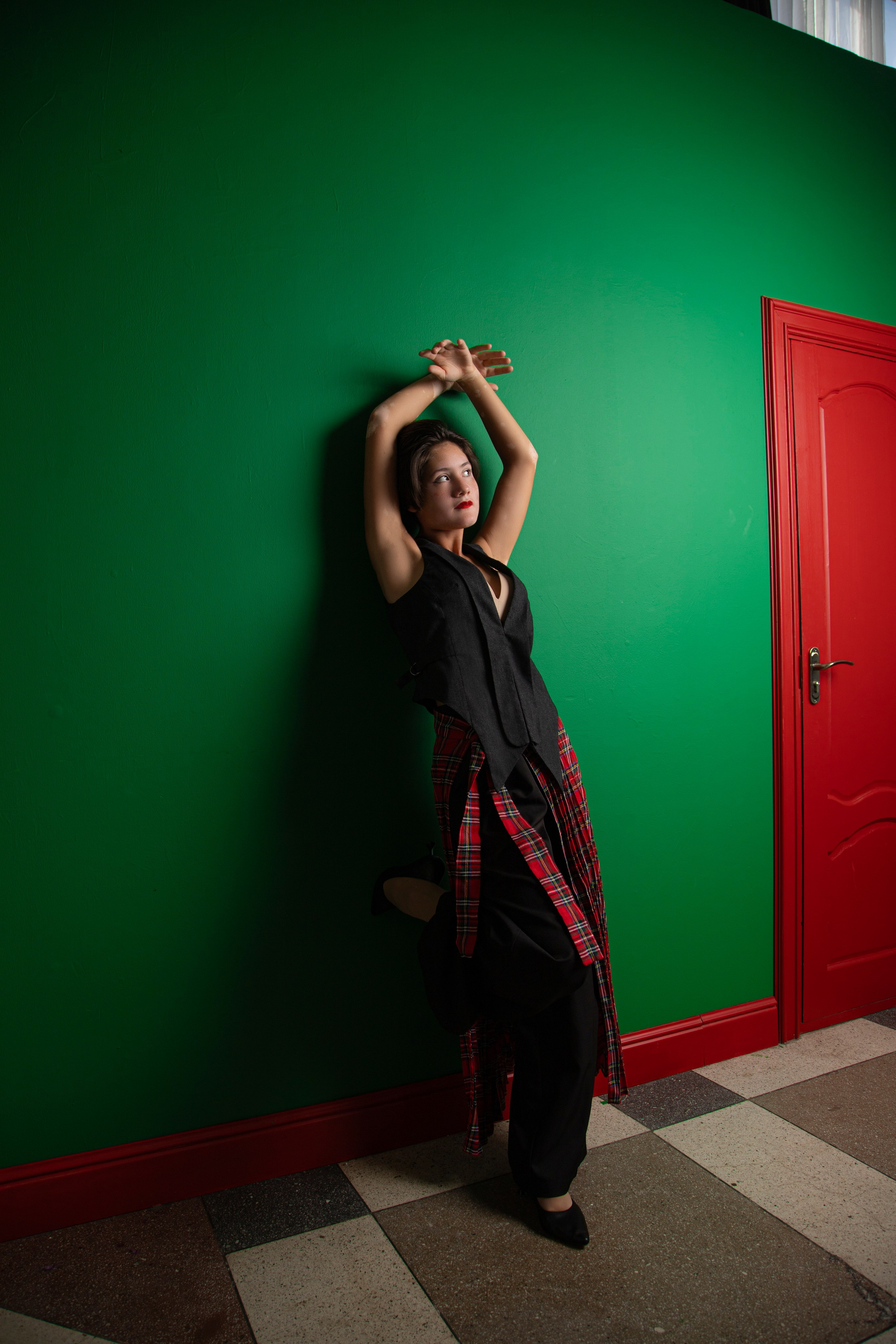 Съемка с красным роялем. Индивидуальные и семейные съемки в Москве. Портретный фотограф Наталья Олейник