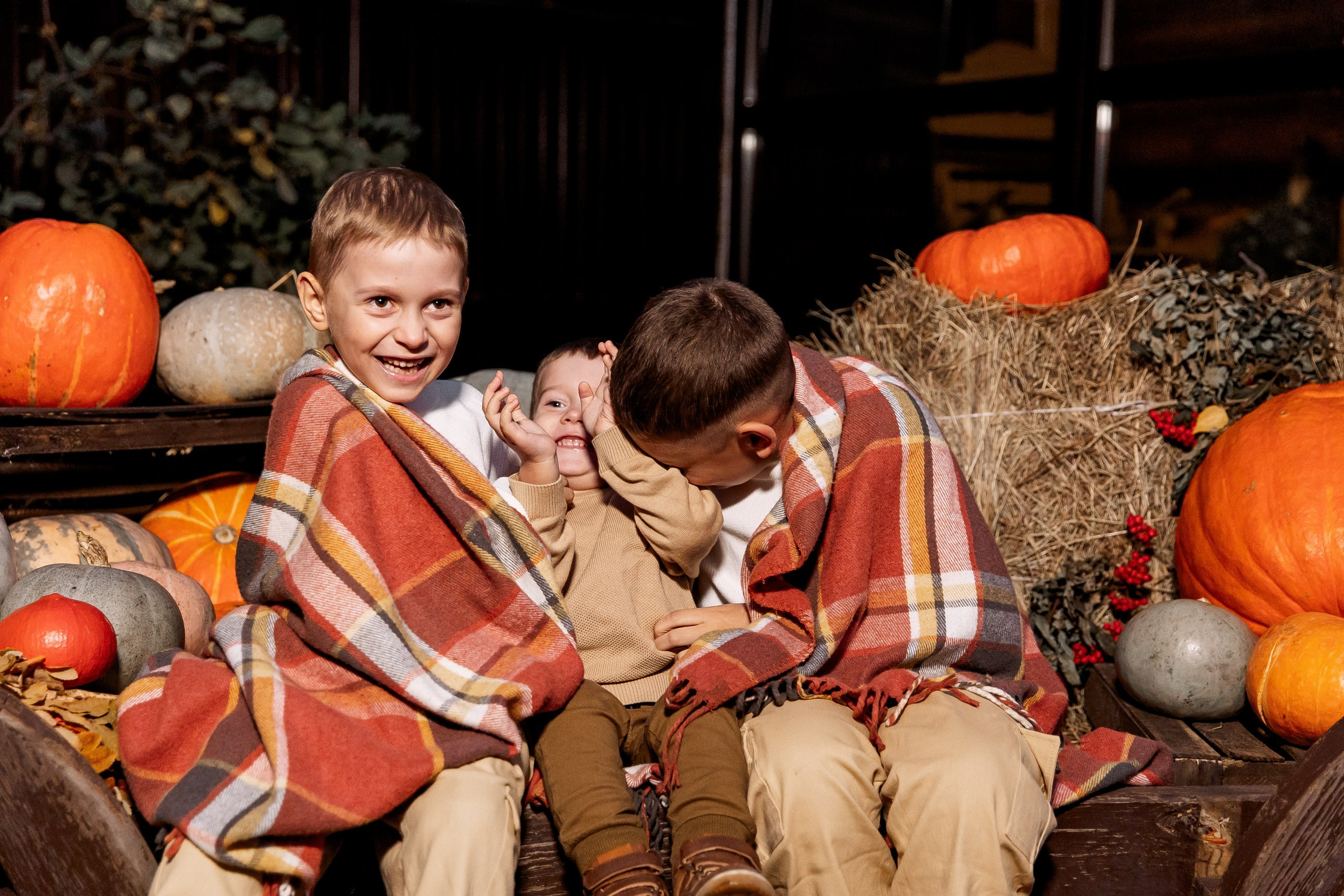 Эдуард и Дарья с сыновьями. Свадебный и семейный фотограф в Челябинске Юлия Ишимова