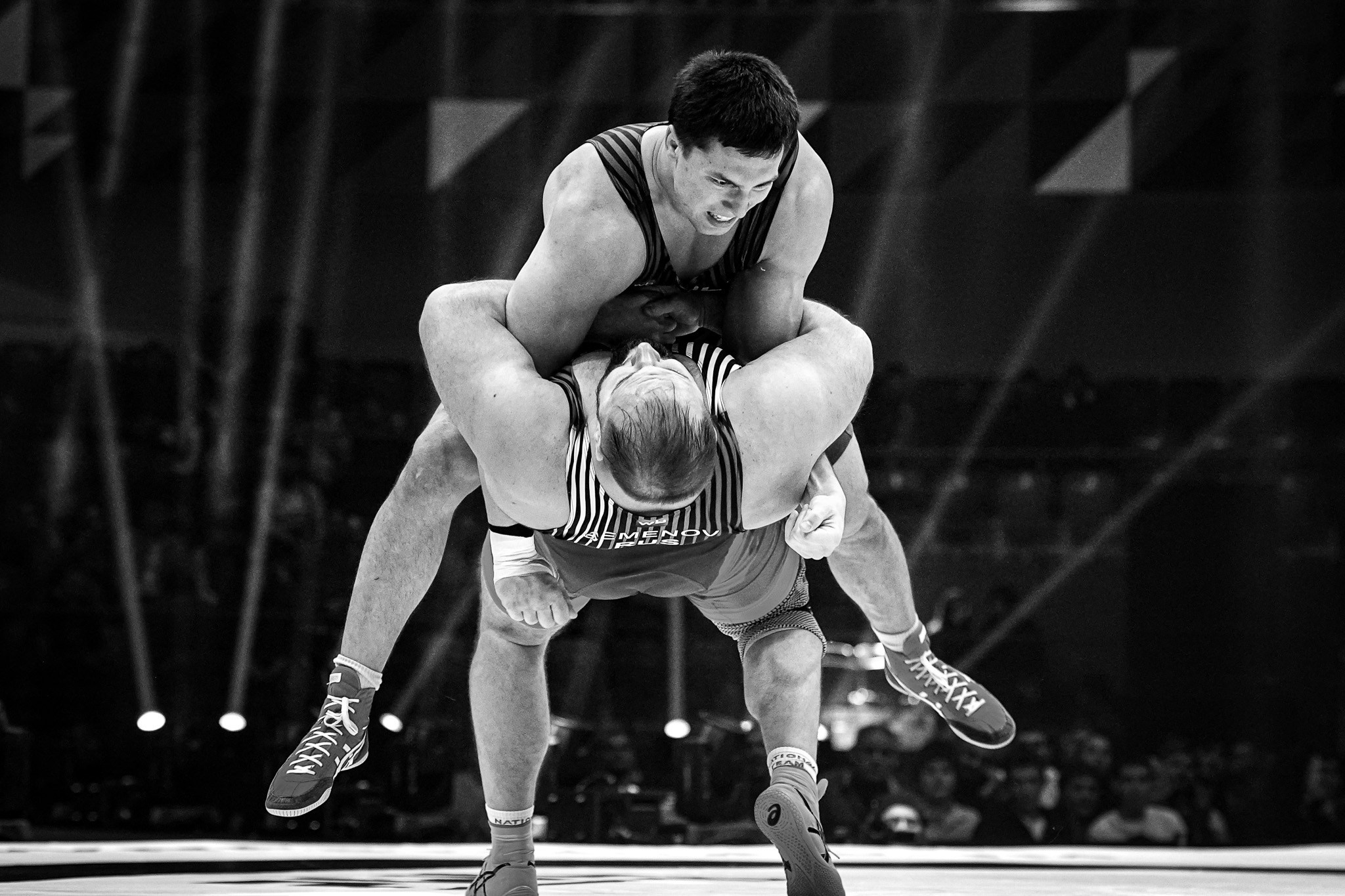 «Спорт через объектив: история в каждом снимке!»