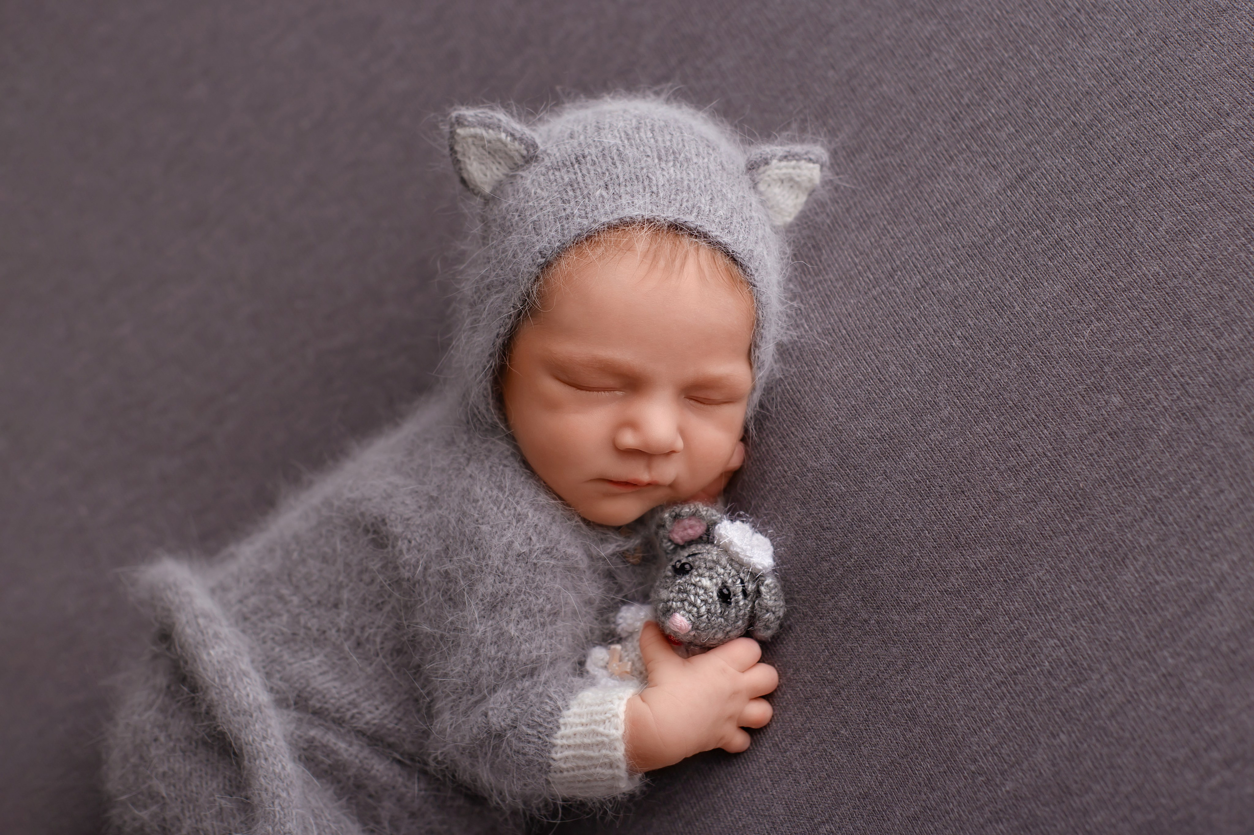 Новорождённые. Оля Март. Фотограф новорождённых город Лида. Фотограф на годик в Лиде