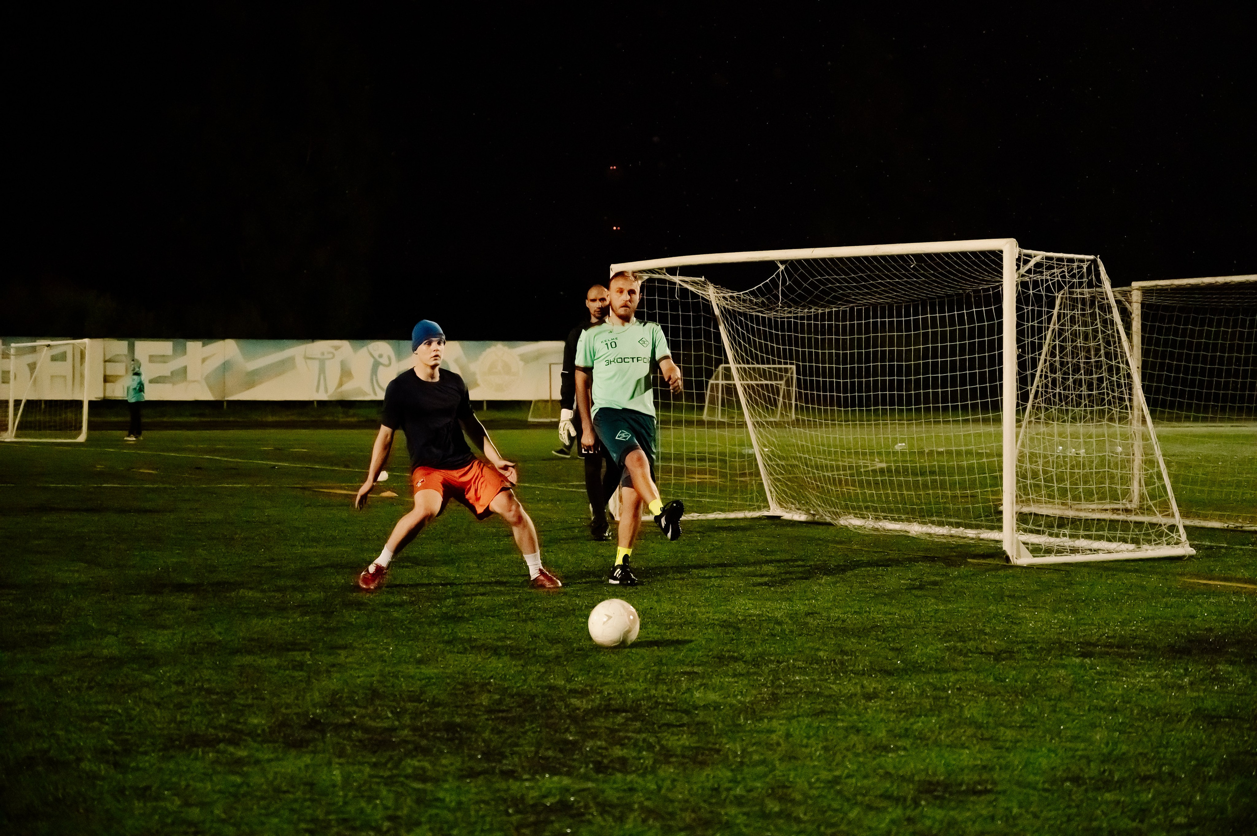 Футбол в Шахтёре 08.2025. Детский фотограф, семейный фотограф и репортажи в Кемерово