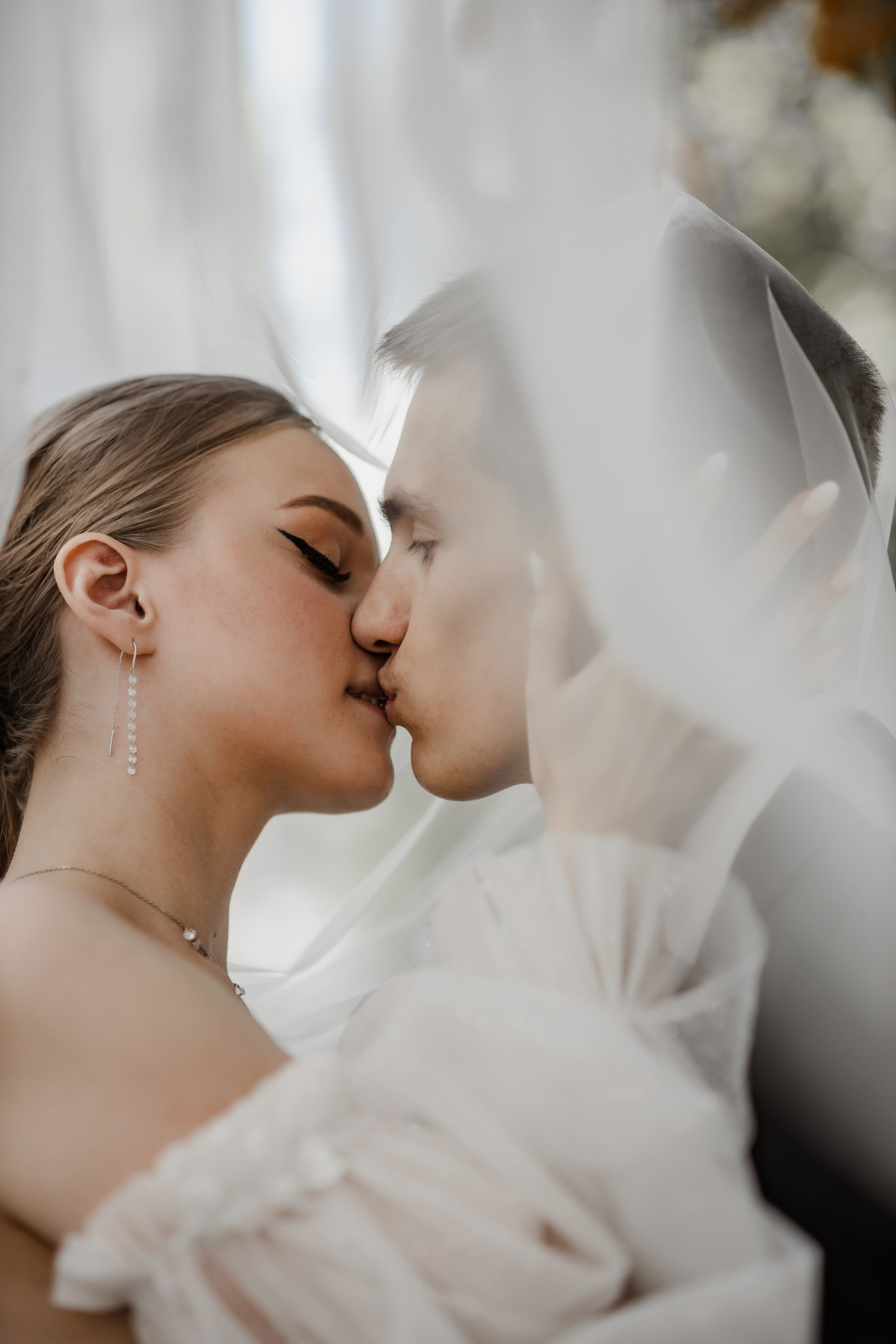 Артём Елена