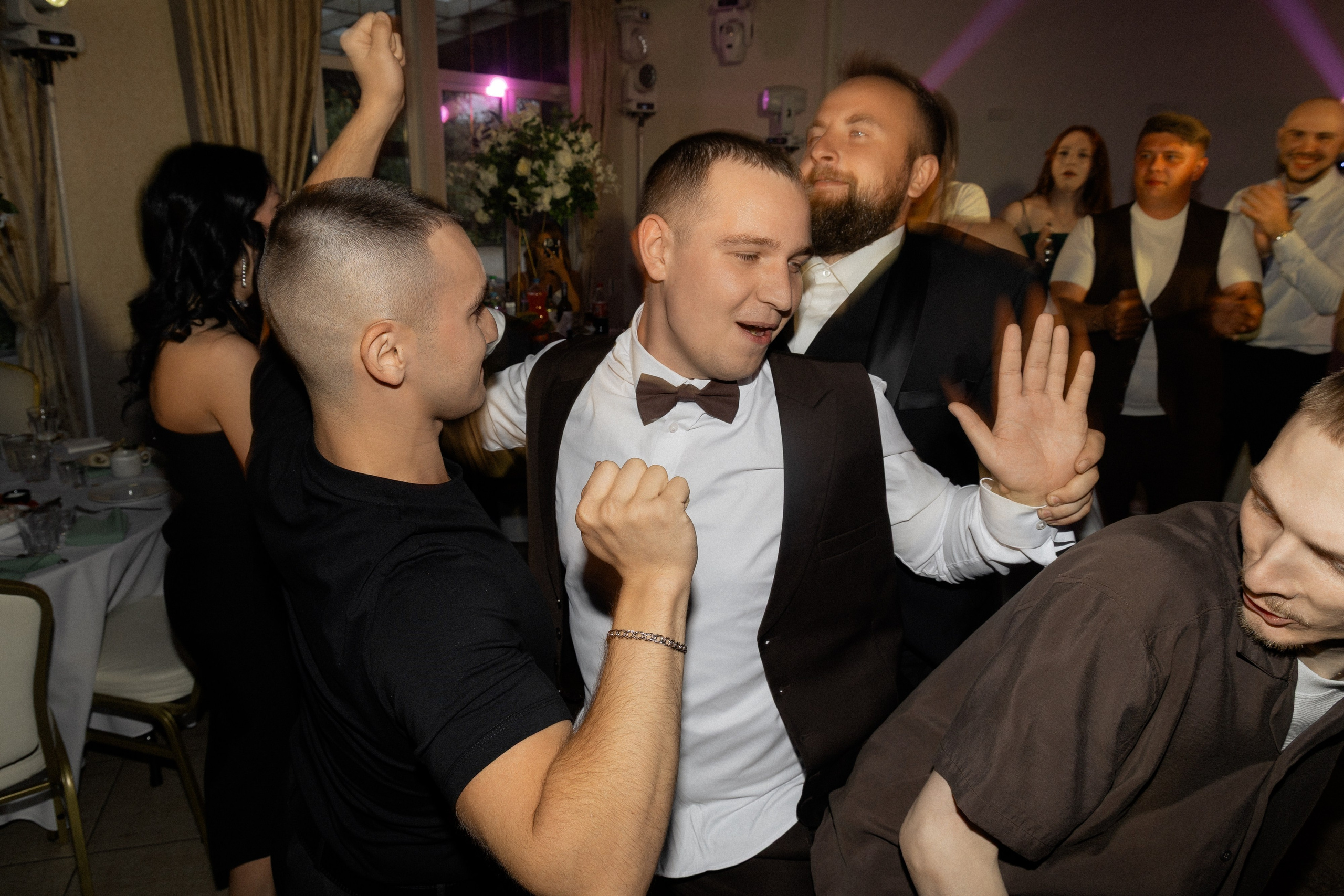 Свадебная фотосессия Анастасии и Игоря в Усадьбе Легенда. Свадебный фотограф в Минске/Беларуси Сергей Спиридонов