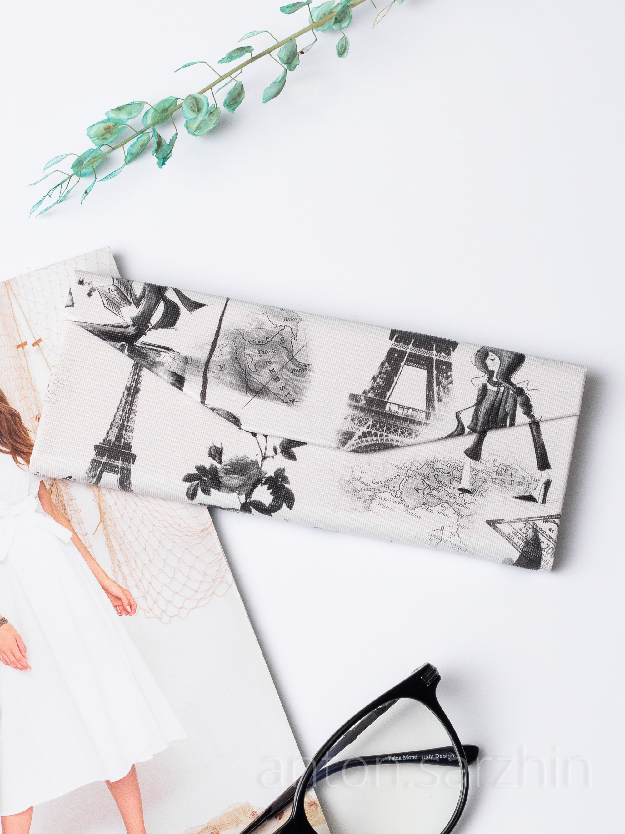 Интерьерная съемка футляра для очков