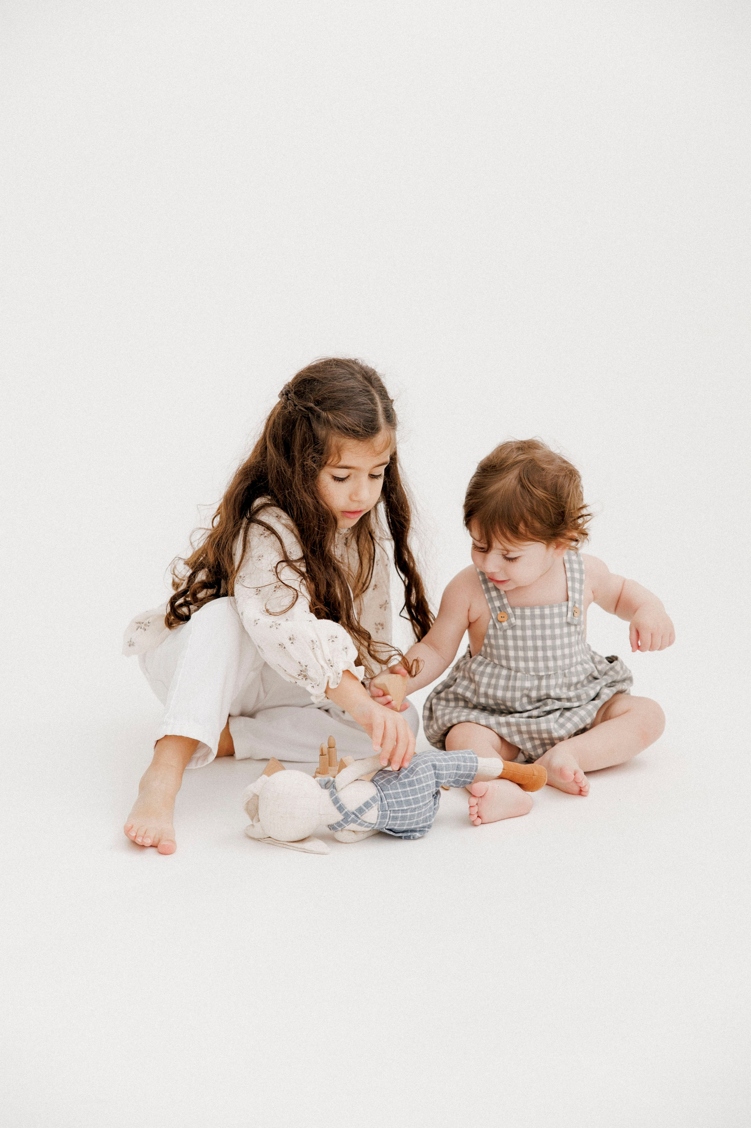 One year inside the White studio. Wedding and family photographer