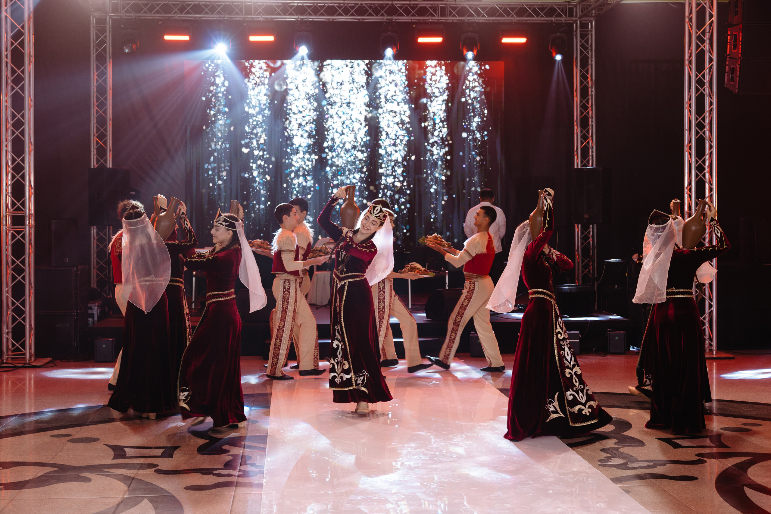 Карен и Сэда. Свадебный фотограф Красноярск Вязьминова Мария