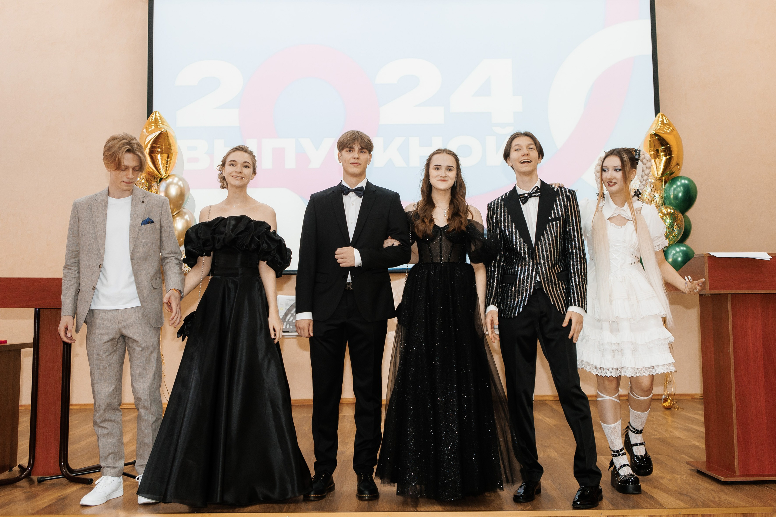 Выпускной Гимназия 12 2024 г. Свадебный и портретный Фотограф в Липецке Дмитрий Котюков