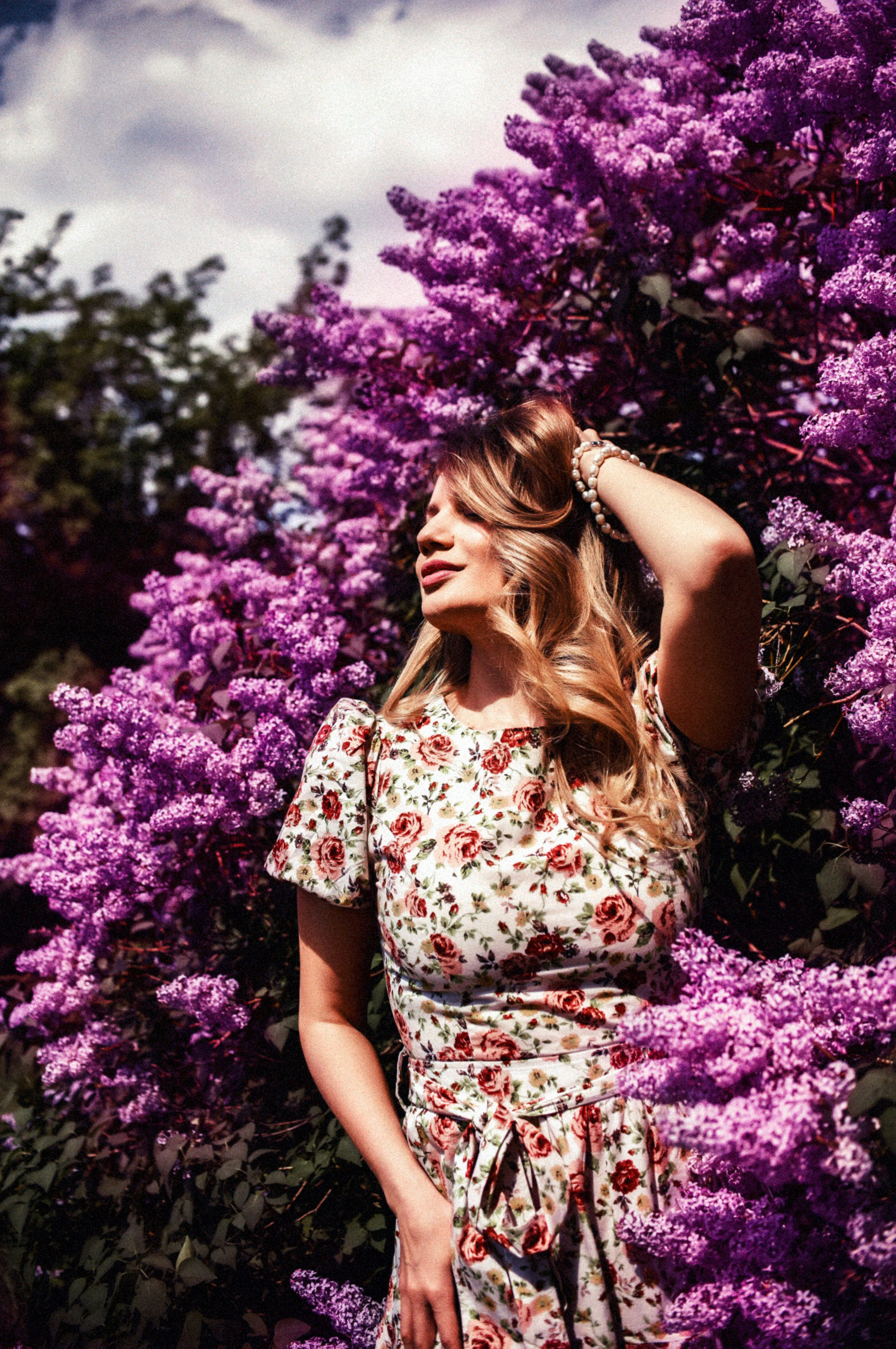 Фотосессия в цветении. Свадебный, семейный, детский, контент фотограф в Омске Максим Ильин