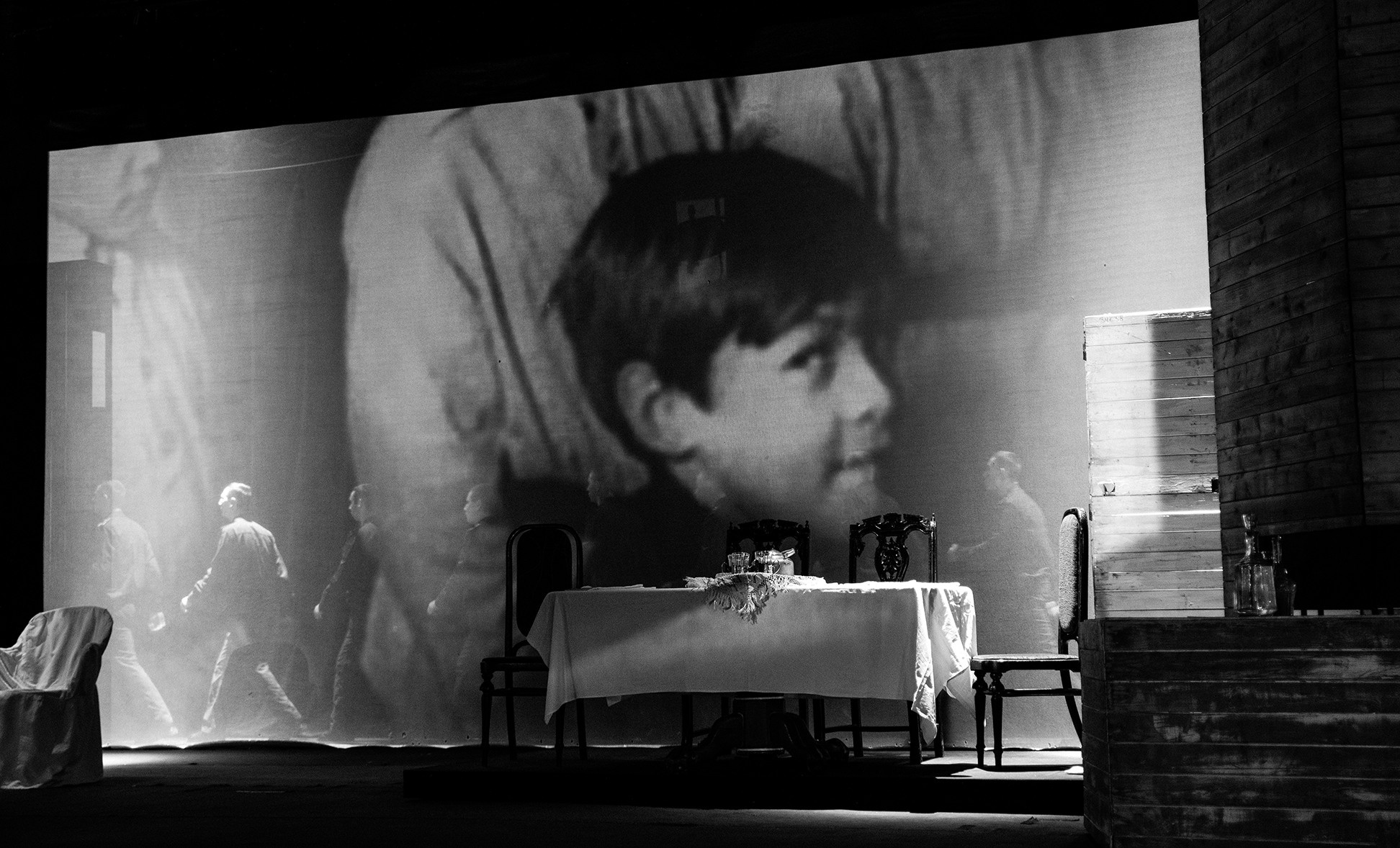 Закулисье спектакля «Дни Турбиных» в Театре Мастерская. Портретный фотограф в Санкт-Петербурге Оксана Ивлева