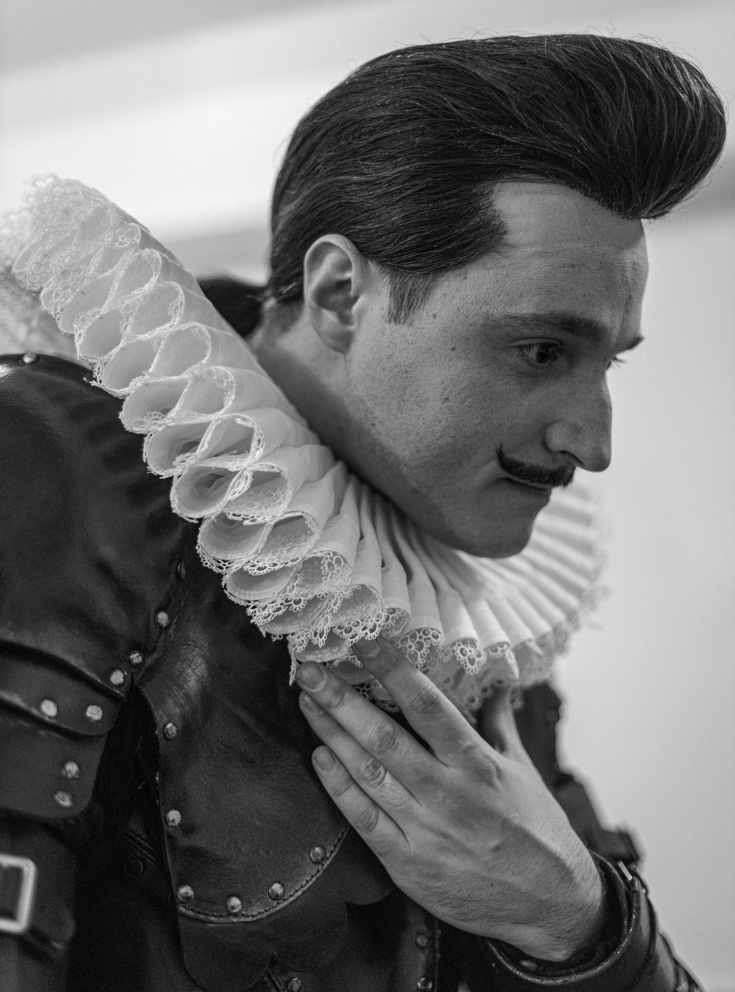 Закулисье спектакля «Сирано де Бержерак» в Александринском театре. Портретный фотограф в Санкт-Петербурге Оксана Ивлева