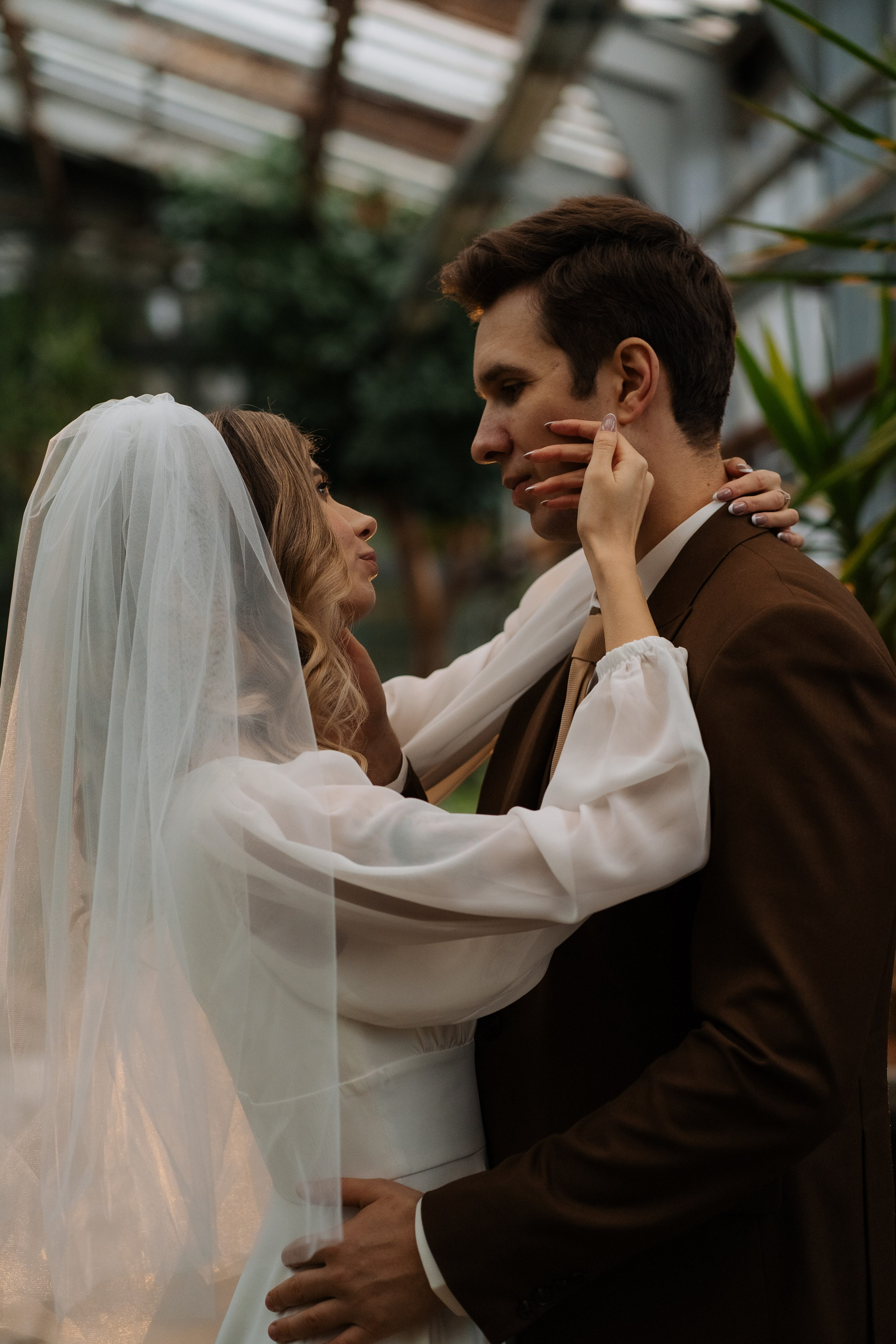 Свадебная фотосессия в оранжерее, Москва. Свадебный фотограф в Москве Анна Полушина