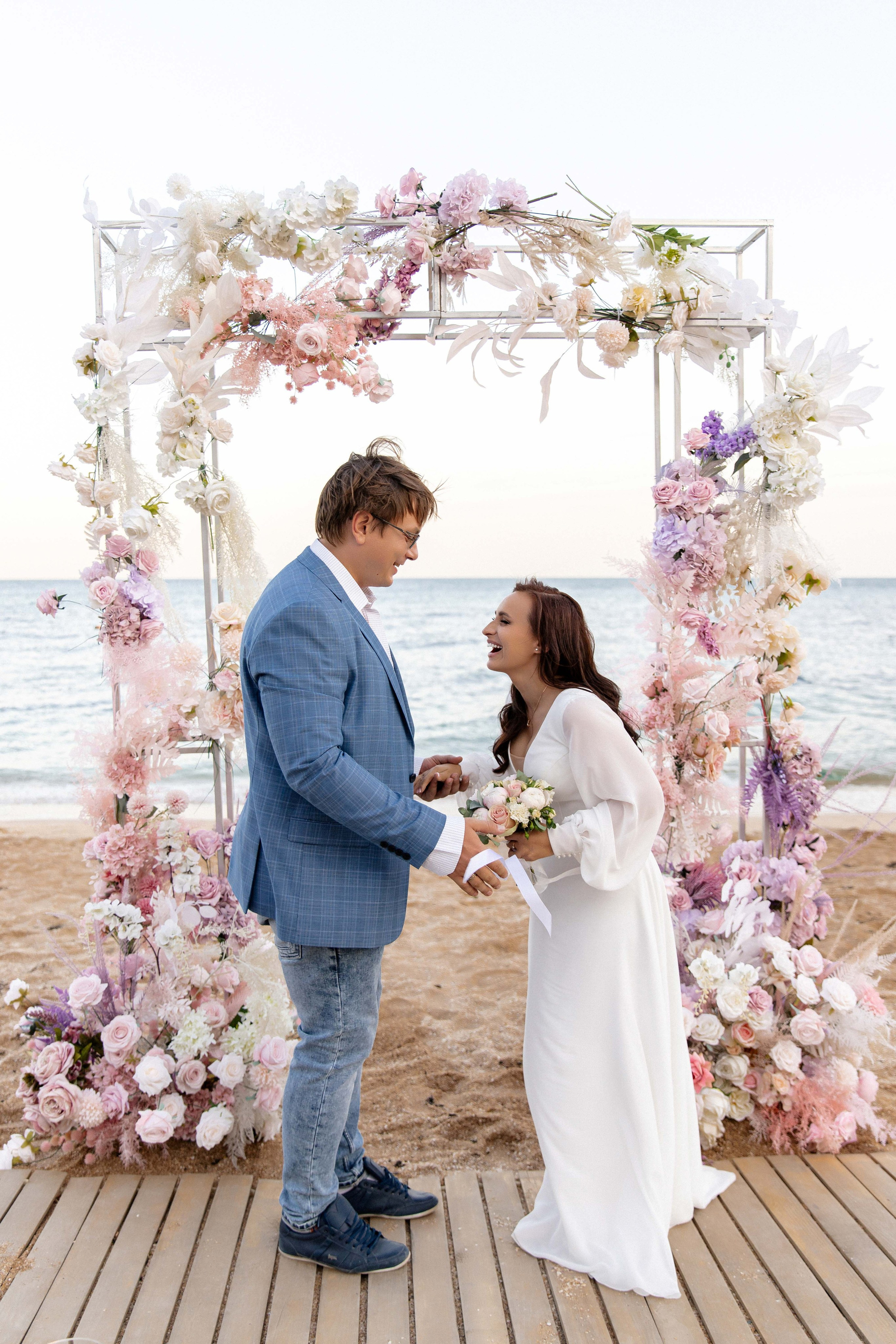 Свадебная фотосессия у моря в городе Феодосия. Свадебный фотограф и видеограф Краснодар, Ростов, Сочи, Новороссийск