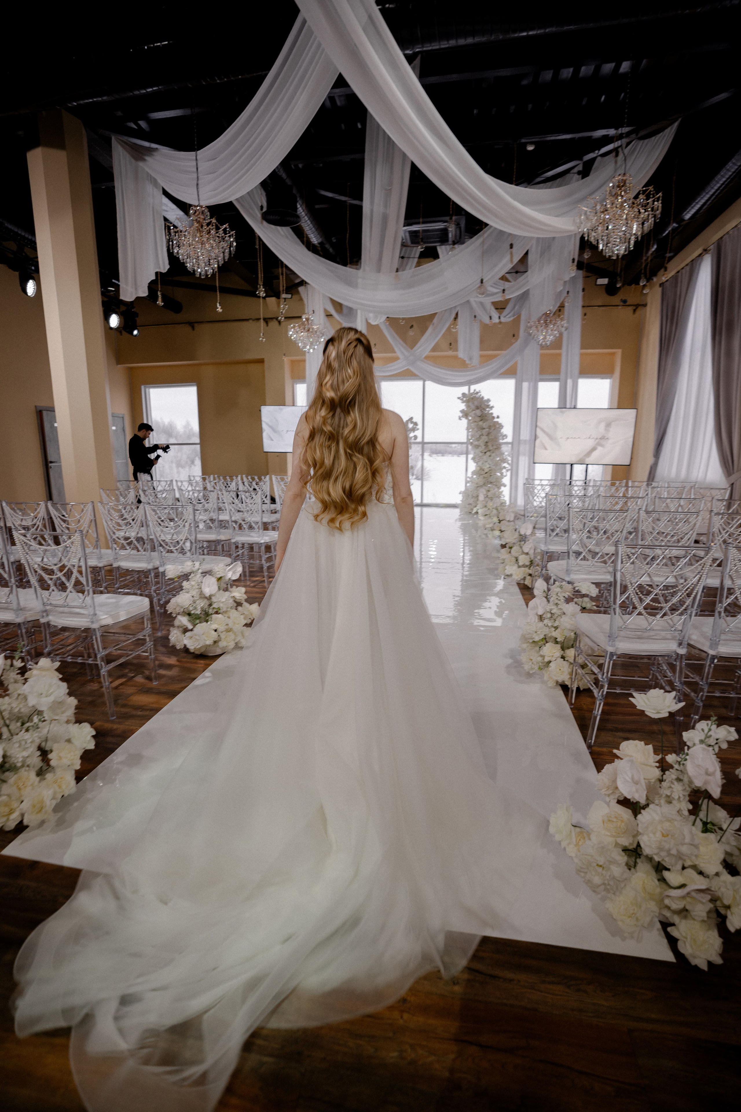 СВАДЕБНАЯ СЬЕМКА СБОРОВ В ОТЕЛЕ И ВЫЕЗД НА ЦЕРЕМОНИЮ (СНЯТО В СИБИРЕ В НИЖНЕВАРТОВСКЕ). Профессиональный фотограф, Санкт-Петербург — Виктория Богомолова