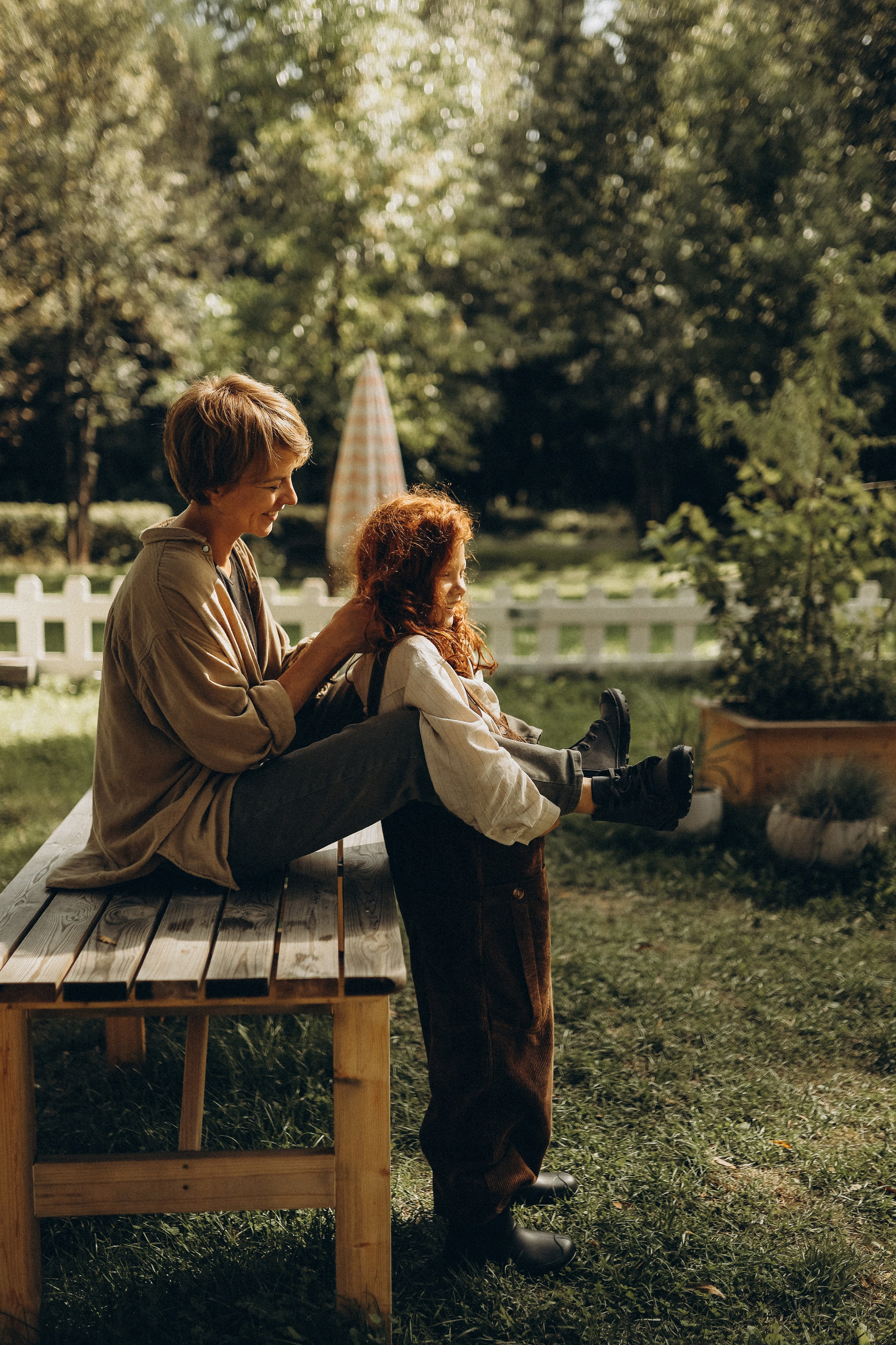 Дина и Миа в огороде. Семейный и детский фотограф в Москве Анастасия Меликова
