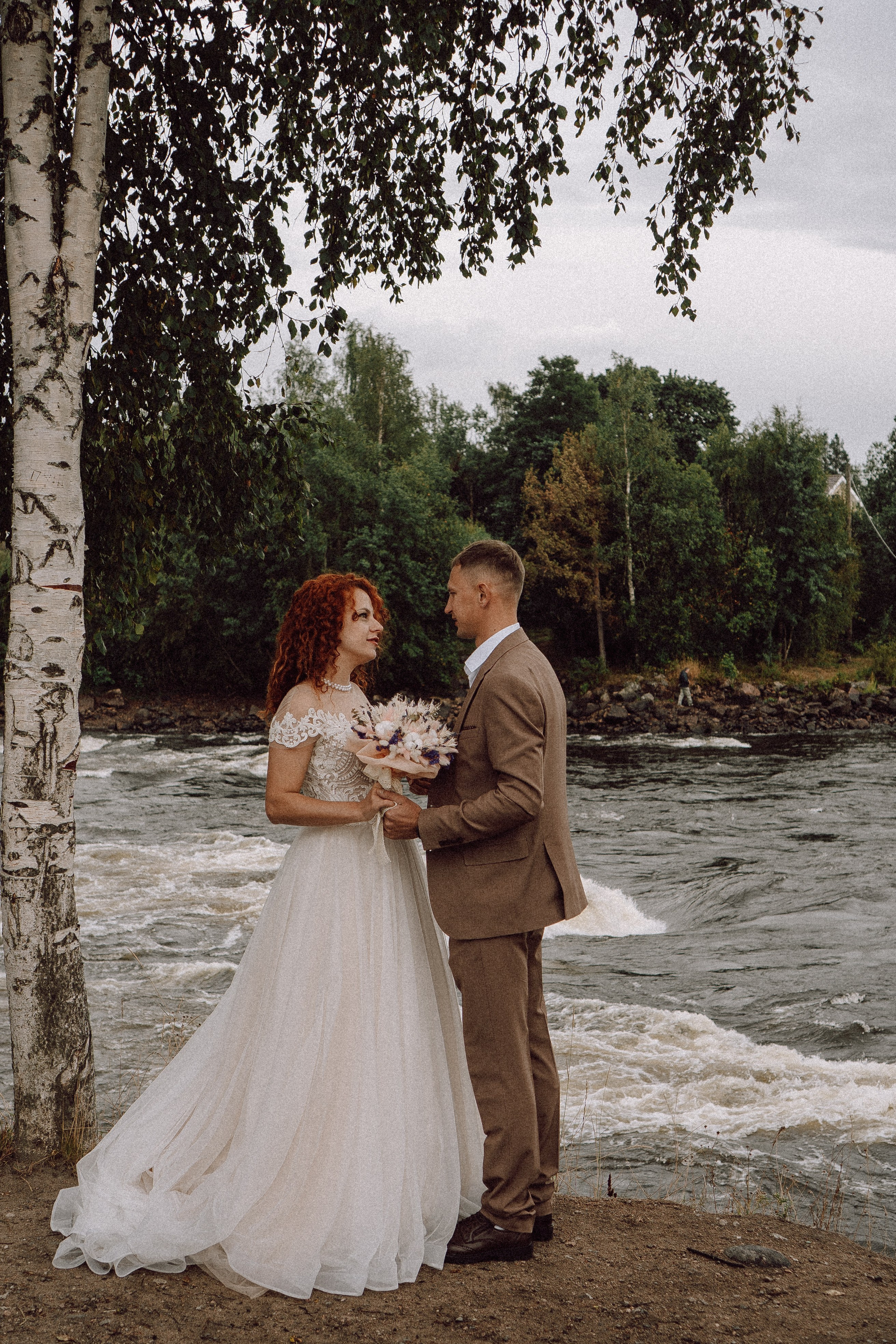 СВАДЕБНАЯ ФОТОСЕССИИЯ ПАРЫ В ГОРОДЕ ПРИОЗЕРСК В СОСНОВОМ ЛЕСУ И С ПИКАПОМ. Профессиональный фотограф, Санкт-Петербург — Виктория Богомолова