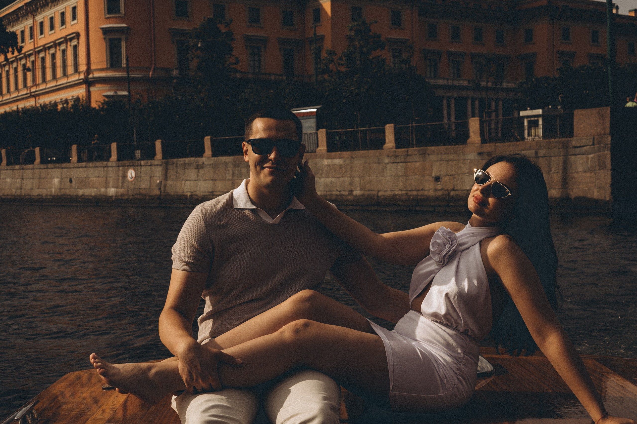 СВАДЕНБНАЯ СЬЕМКА НА КАТЕРЕ ПО КАНАЛАМ САНКТ-ПЕТЕРБУРГА И В АКВАТОРИИ НЕВЫ. Профессиональный фотограф, Санкт-Петербург — Виктория Богомолова