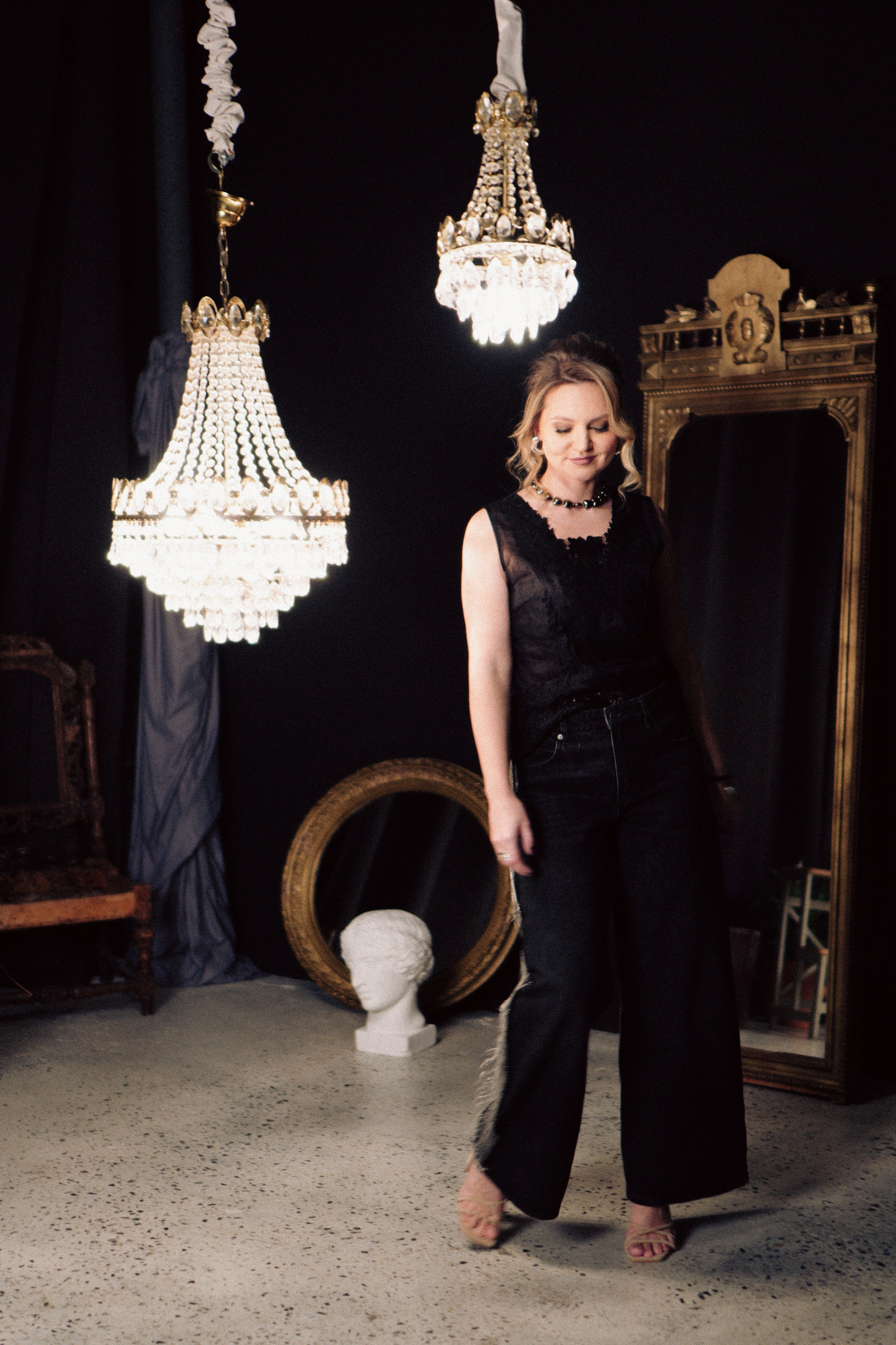 НОВОГОДНЯЯ ФОТОСЕСИИЯ В СТУДИИ ДЛЯ ДЕВУШКИ И ПРОГУЛКА ПО ЧЕРНЫШЕВСКОЙ. Профессиональный фотограф, Санкт-Петербург — Виктория Богомолова