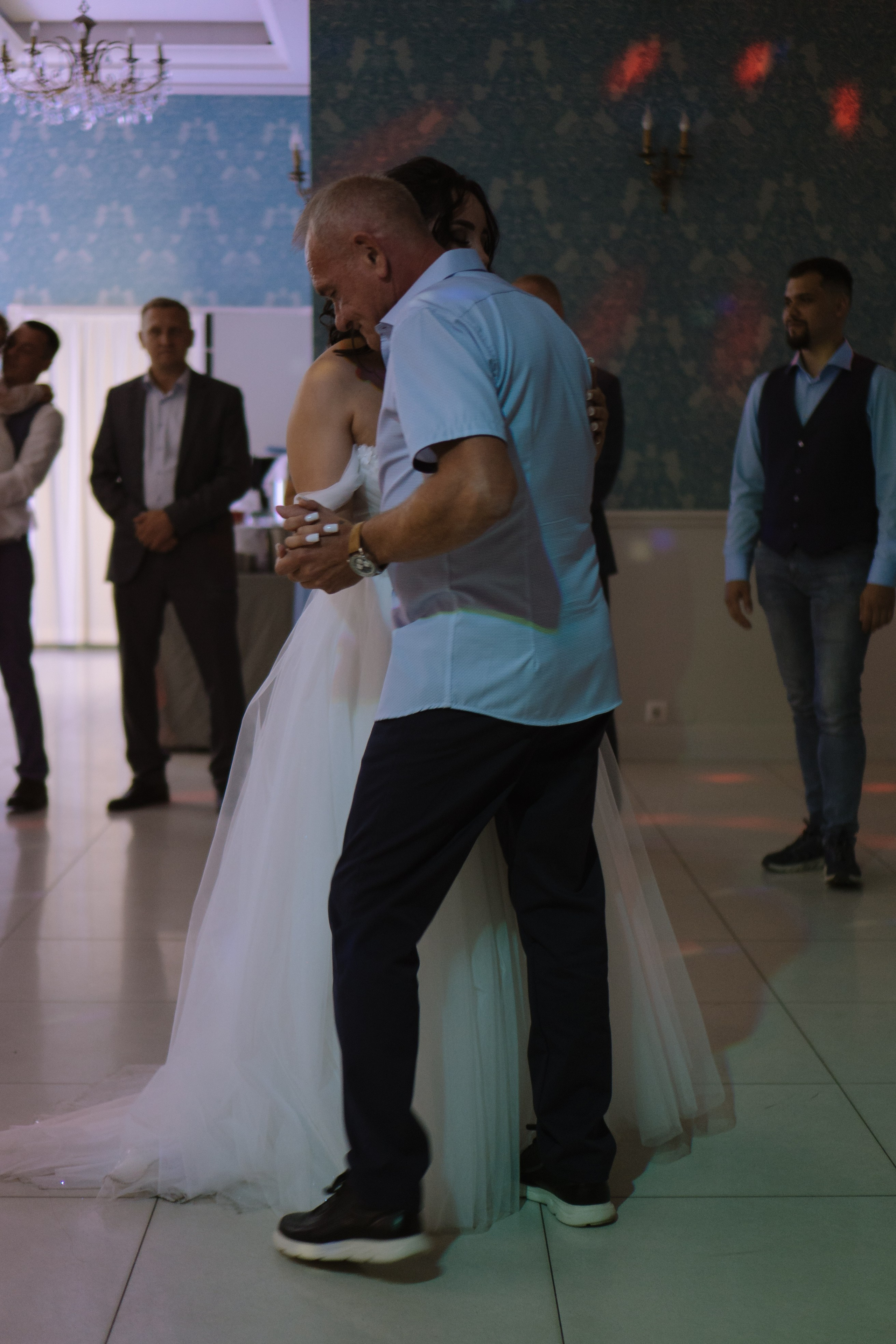 ТАНЕЦ ОТЦА И ДОЧЕРИ НА БАНКЕТЕ (СВАДЕБНАЯ ФОТОСЕСИИЯ БАНКЕТА). Профессиональный фотограф, Санкт-Петербург — Виктория Богомолова