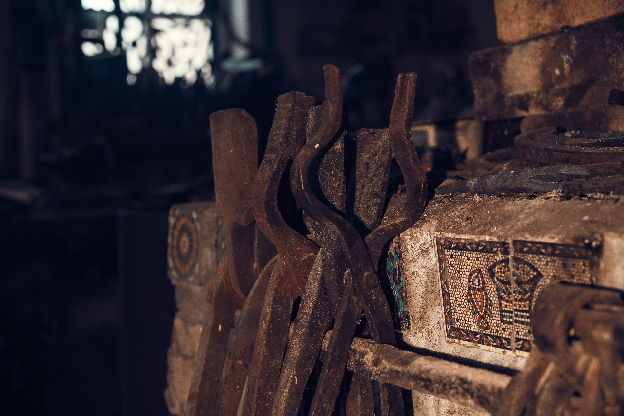 инструмент кузнеца рядом с Поленово Николая Христолюбова