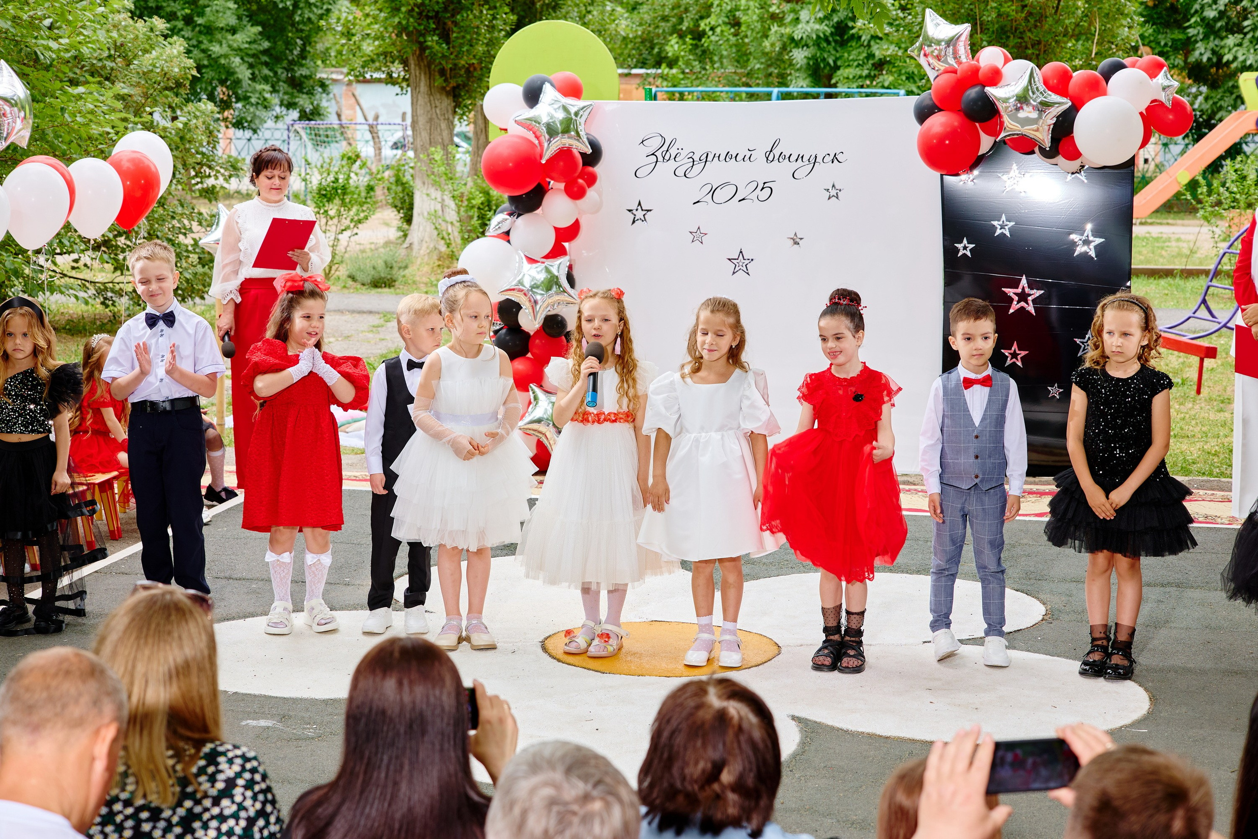 Выпускной 45 сад. Фотограф Выпускные альбомы Таганрог Сергей Коробченко