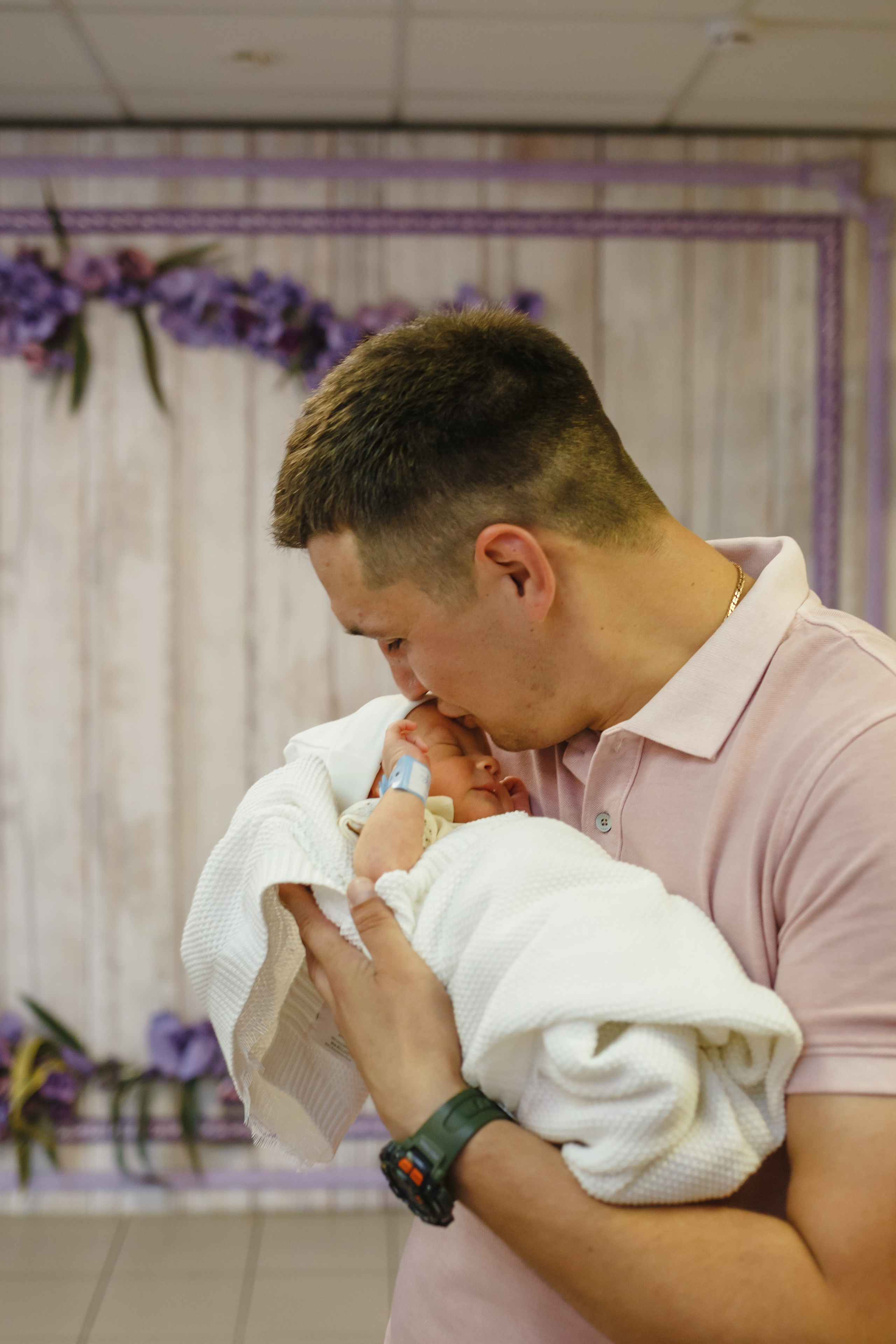 Выписка Анны с малышом Федором. Семейный фотограф Николаева Ольга