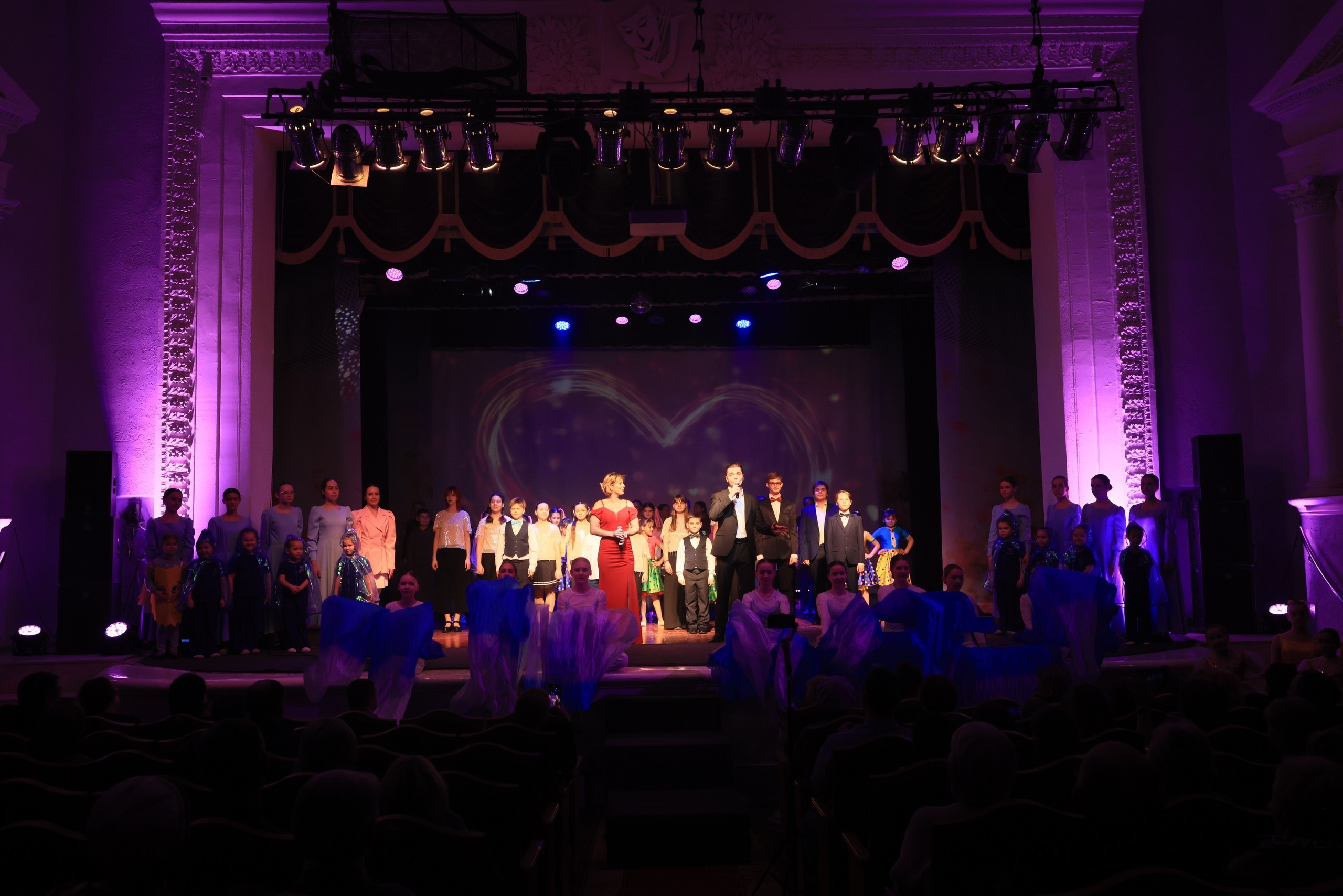 Концерт к 8 Марта в ДК «Металлург» г. Тула. Фотограф в Туле Крупский АнДРей. Фотостудия «КАДР71» в Туле