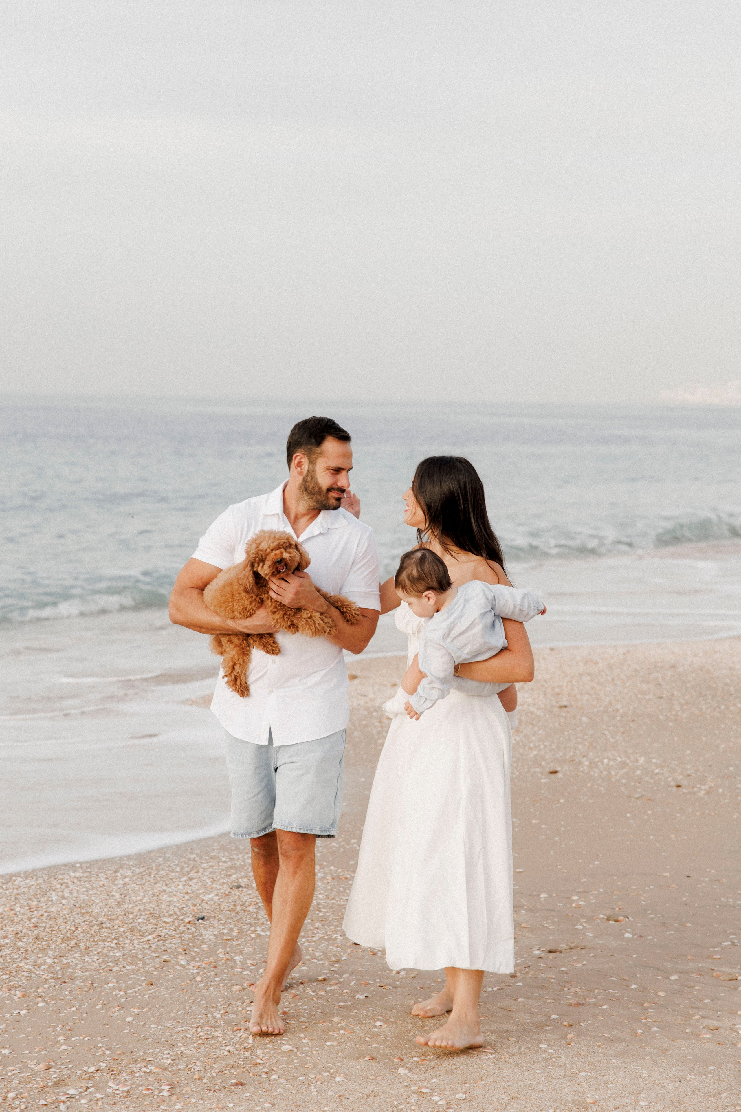 First year family photos near the sea. Главная