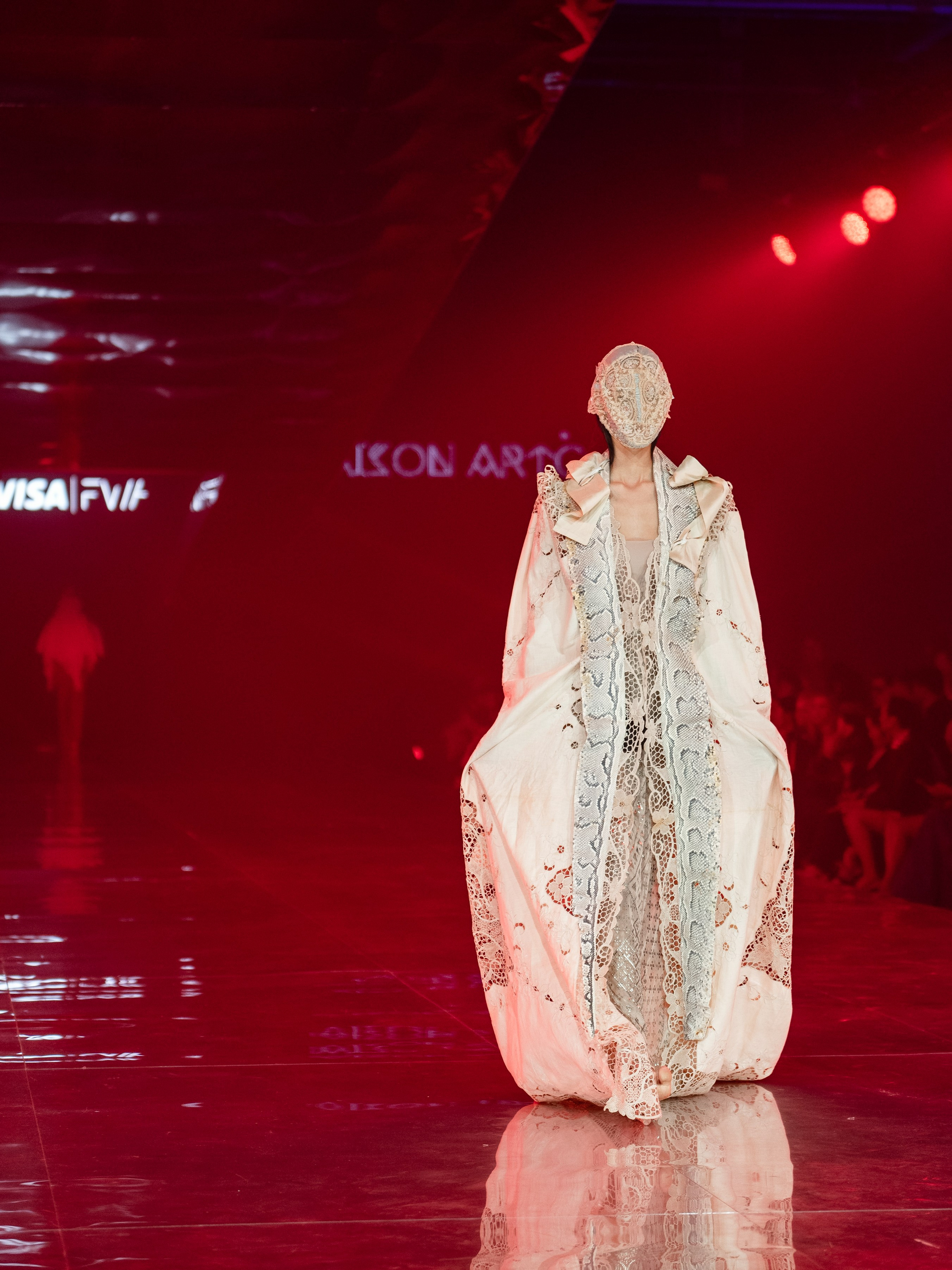 Visa Fashion week Maison Artc. Сайт Алматинского НЮ АРТ, будуар и фэшн фотографа Дениса Карпенко