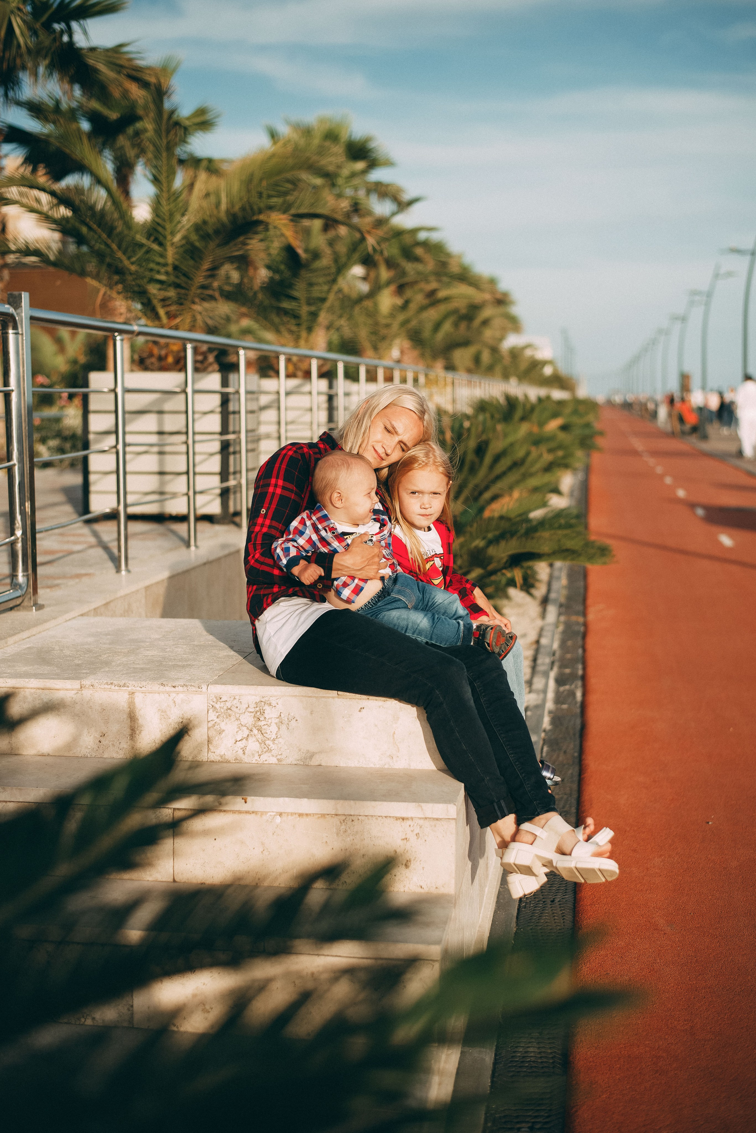 Фотосессия в Сириусе набережная олимпийского парка. Фотограф в Сочи — Маргарита Поганова