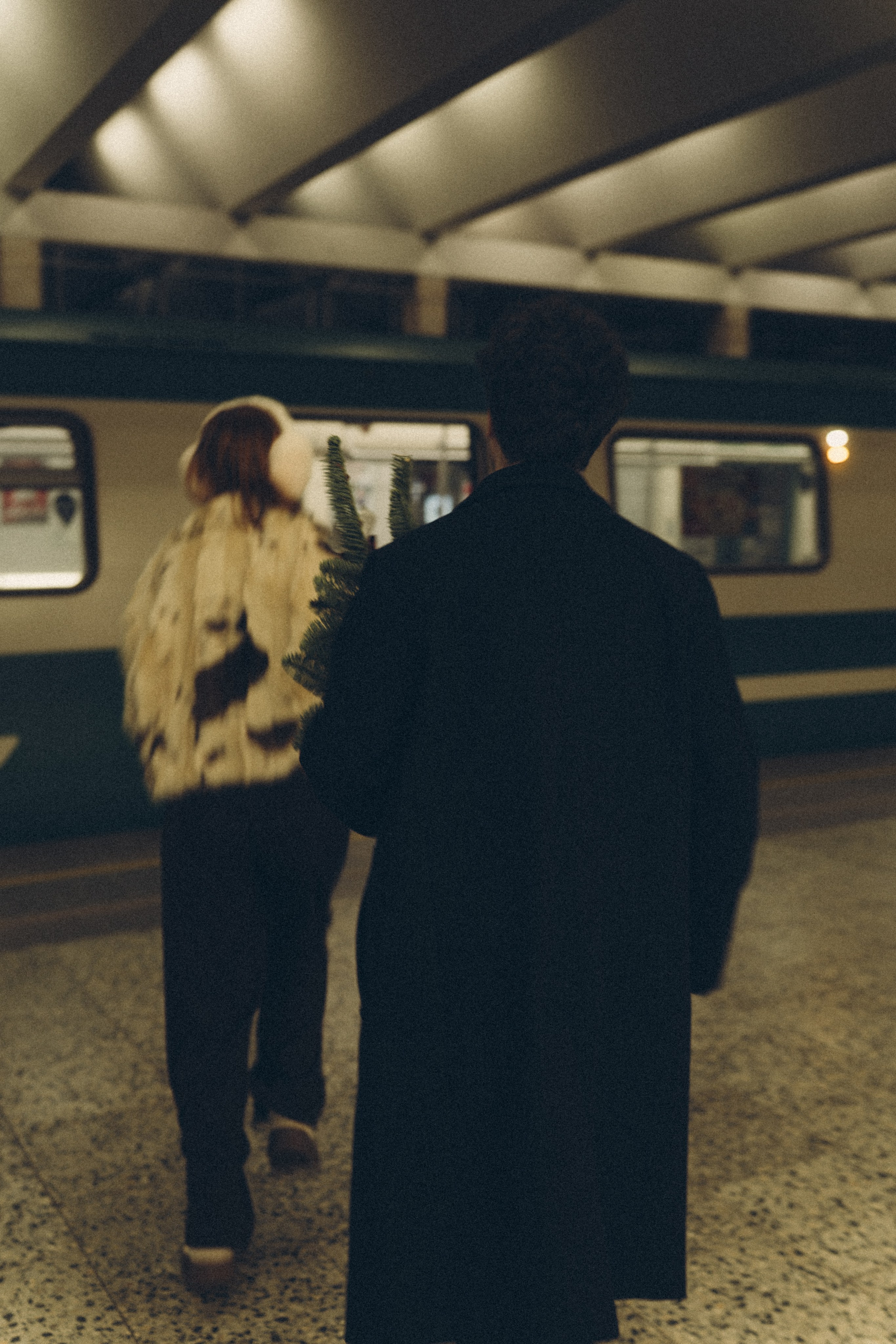 НОВОГОДНЯЯ ФОТОСЕСИИЯ ПАРЫ В МЕТРО ЛЮБОВЬ. Профессиональный фотограф, Санкт-Петербург — Виктория Богомолова